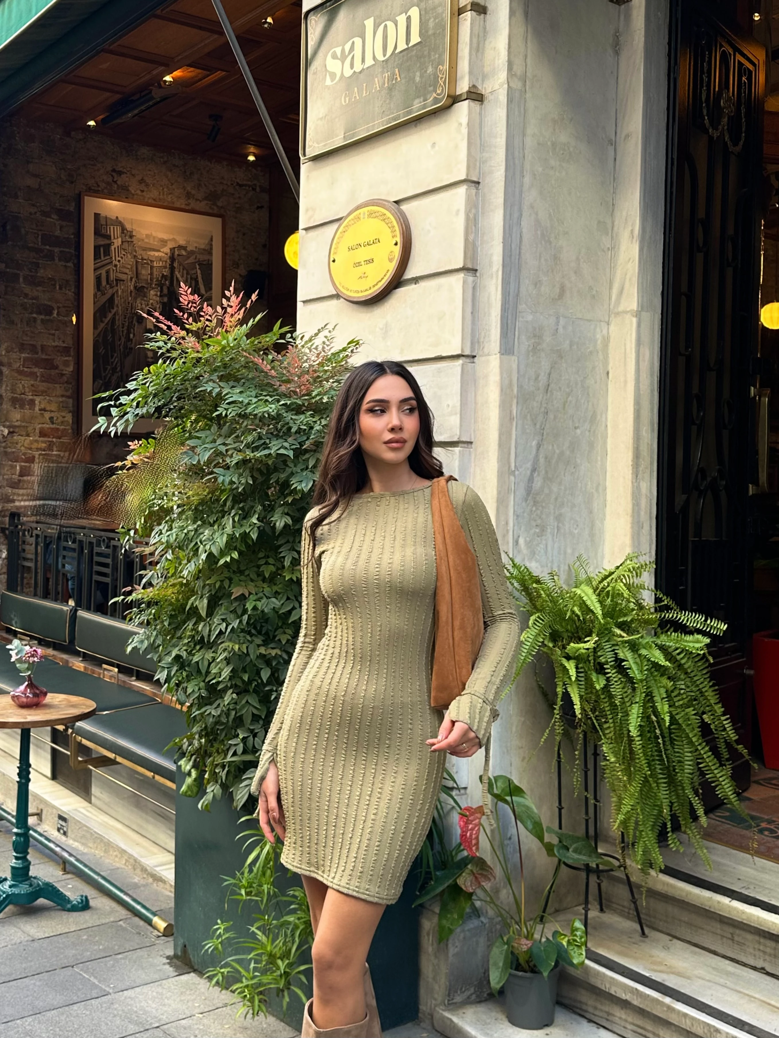 Kolunda Bağlama Detaylı Triko Mini Elbise