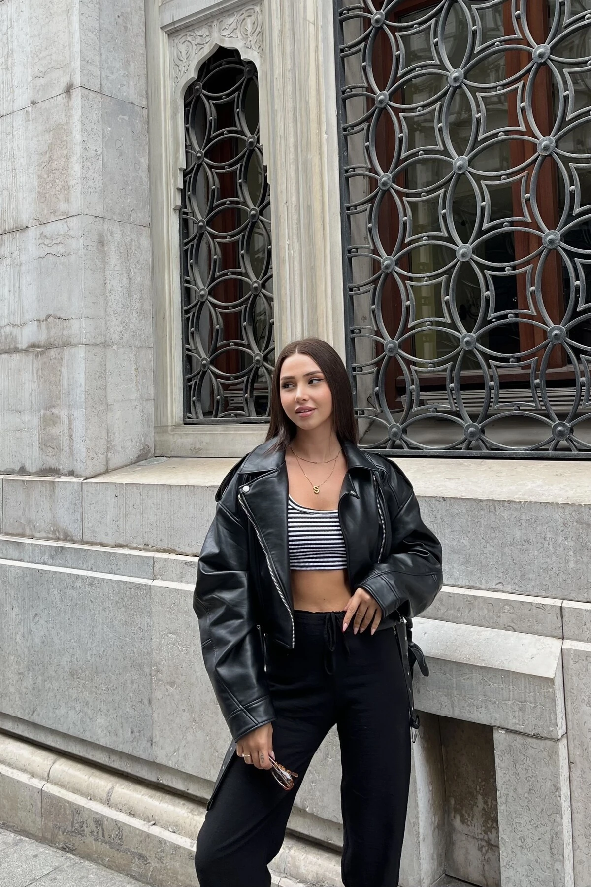 SİYAH BEYAZ ÇİZGİLİ KARE YAKA CROP BLUZ