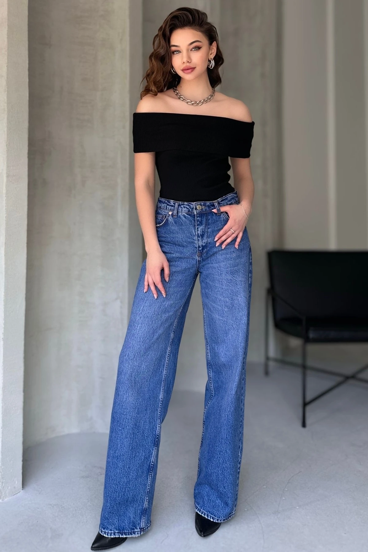 MADONNA YAKA KOLSUZ KAŞKORSE BLUZ