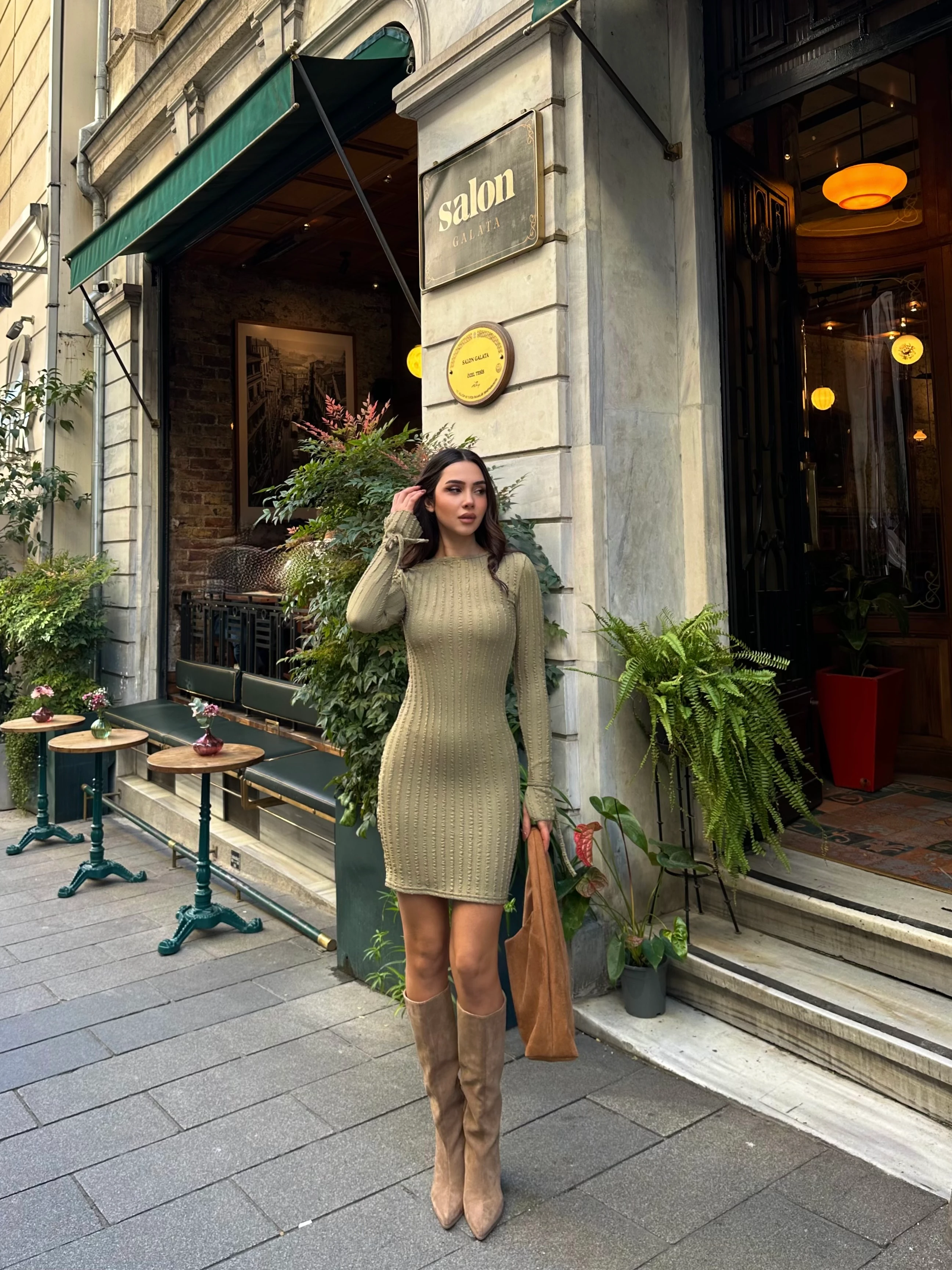 Kolunda Bağlama Detaylı Triko Mini Elbise