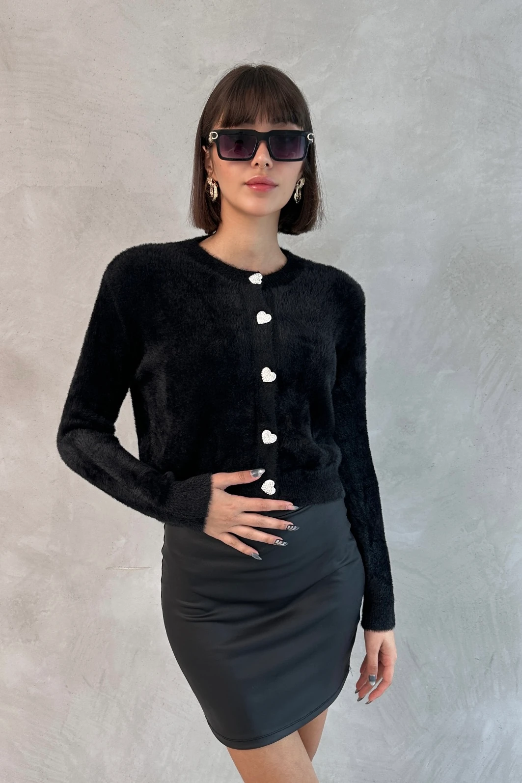 KALP DÜĞMELİ TRİKO HIRKA