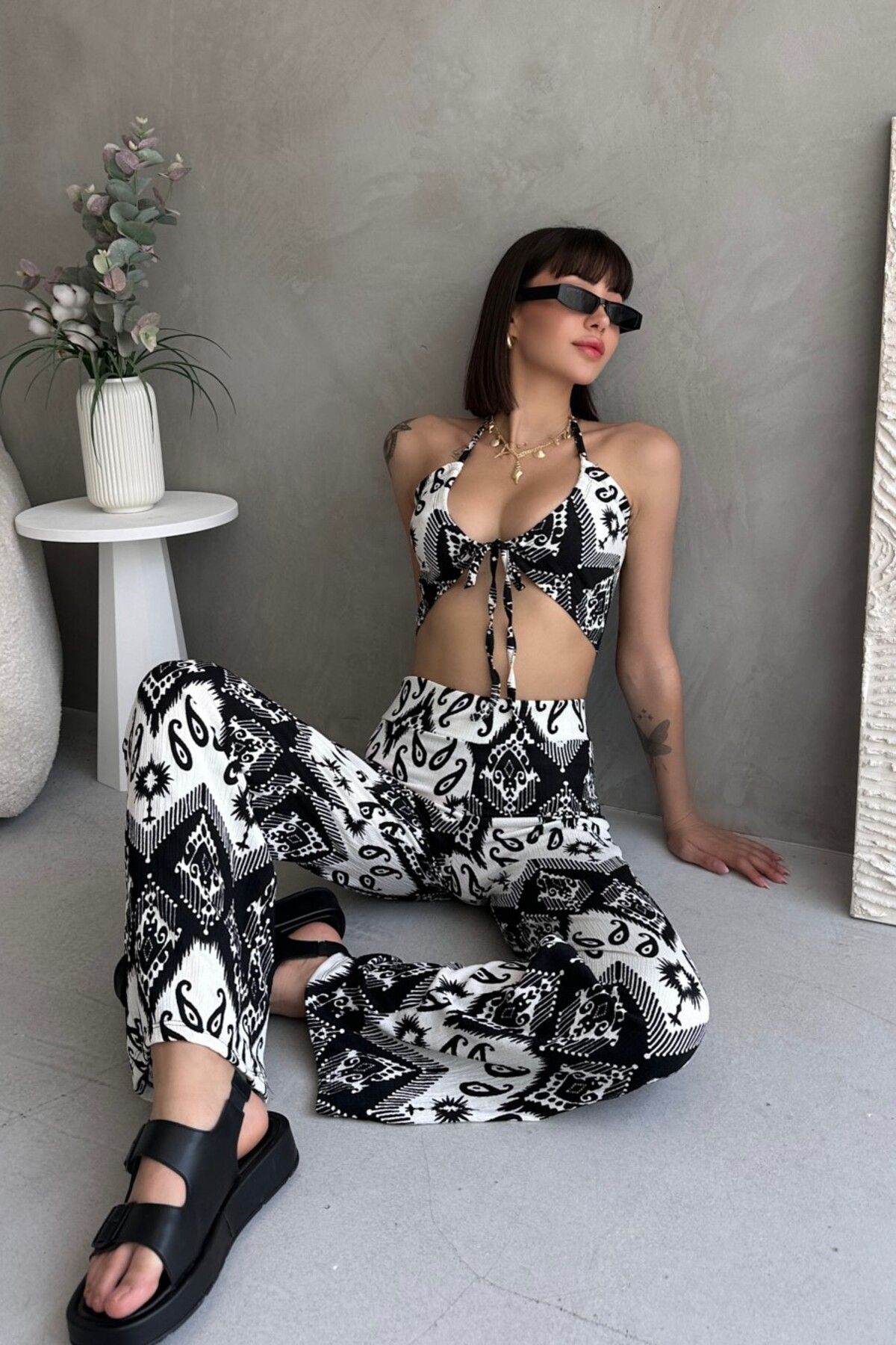 YUMEKO DEKOLTELİ CROP, YÜKSEK BEL BÜRÜMCÜK PANTOLON TAKIM