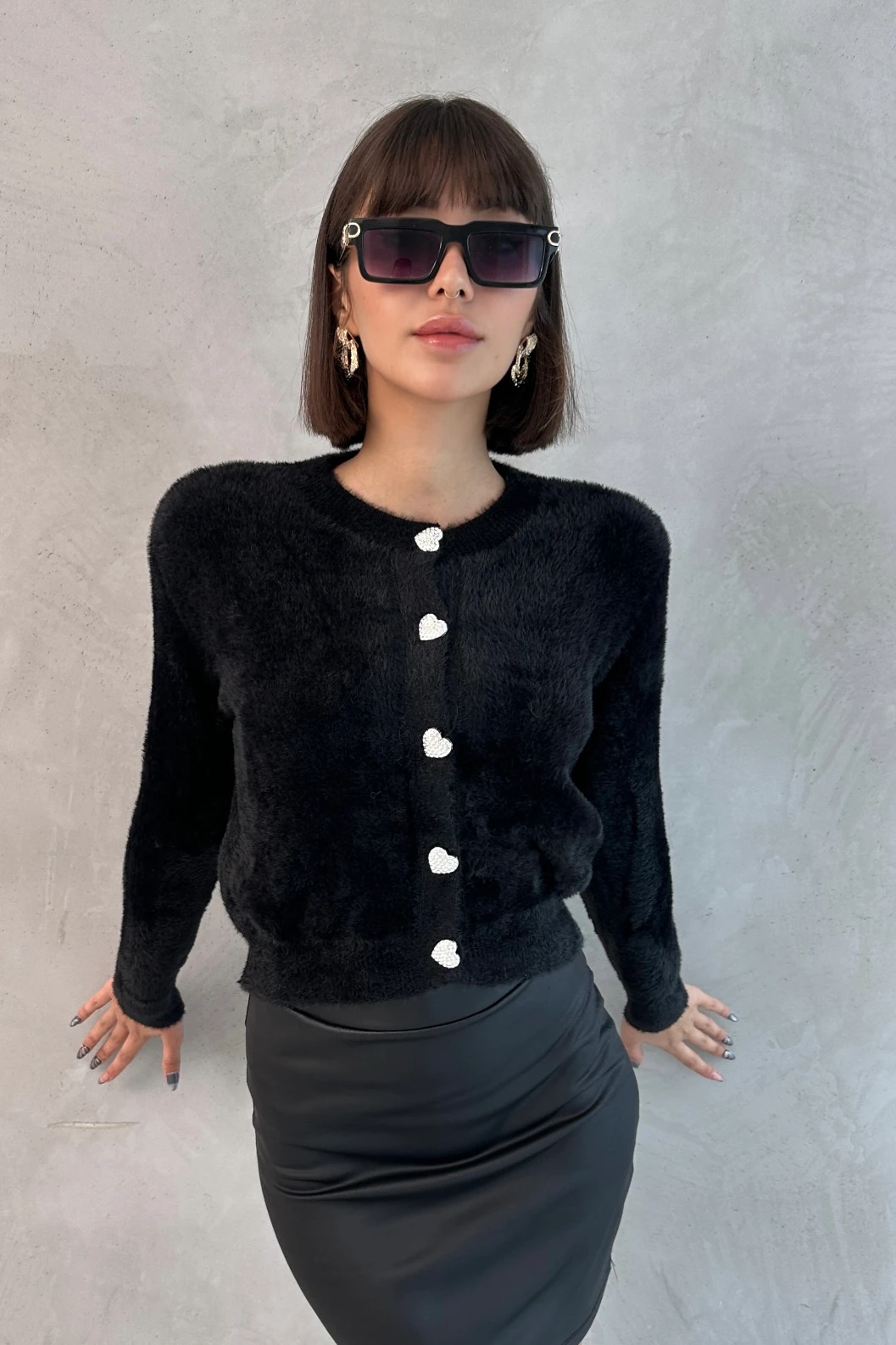 KALP DÜĞMELİ TRİKO HIRKA