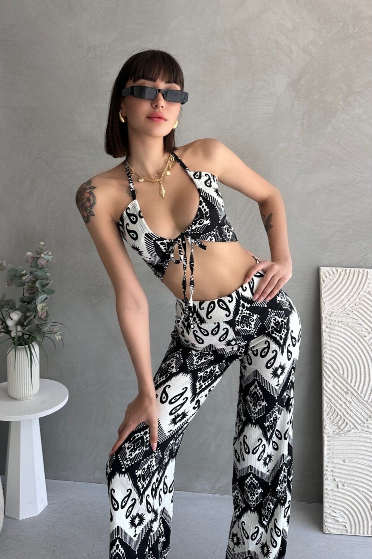 YUMEKO DEKOLTELİ CROP, YÜKSEK BEL BÜRÜMCÜK PANTOLON TAKIM