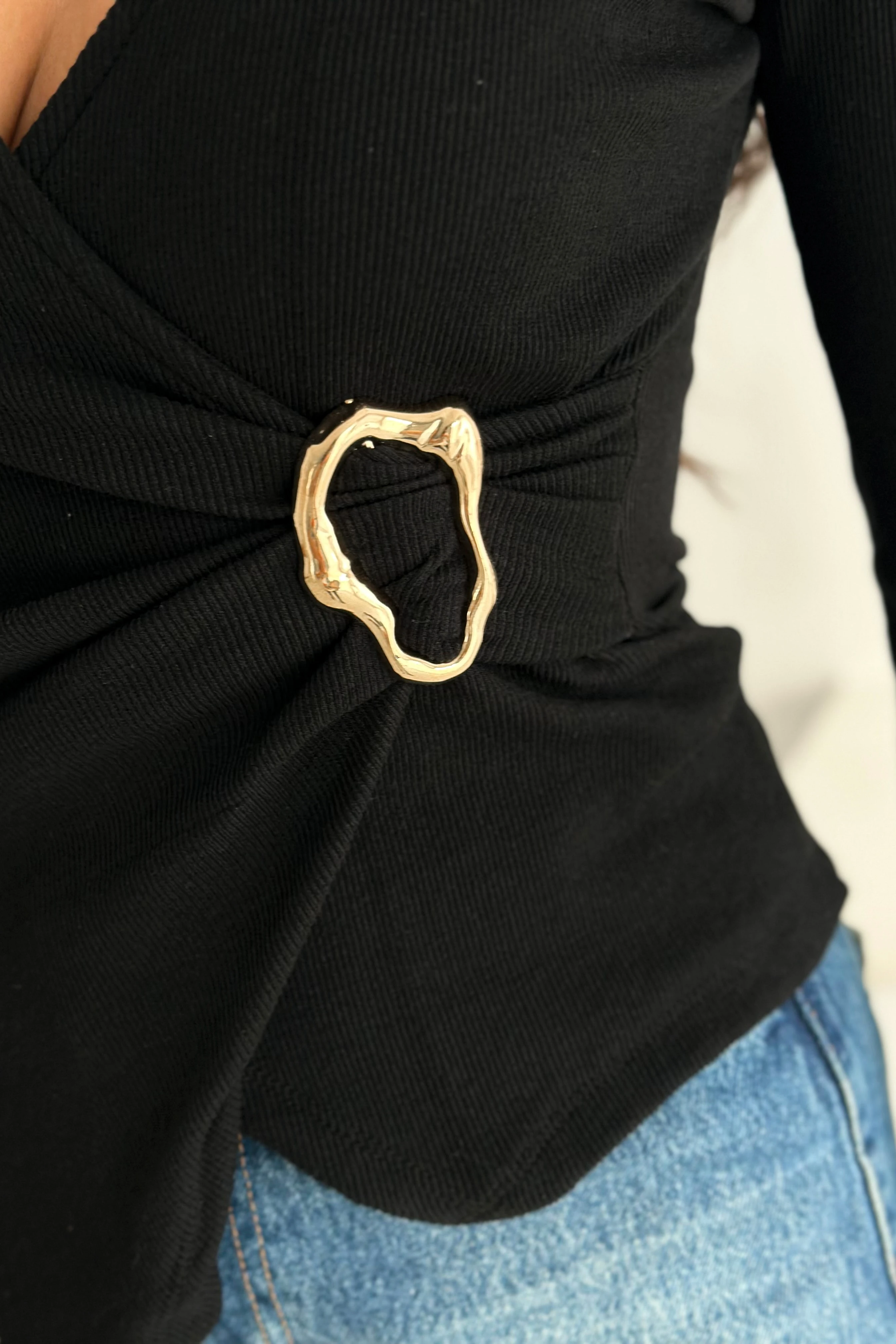 KRUVAZE YAKA TOKA DETAYLI UZUN KOL KAŞKORSE BLUZ