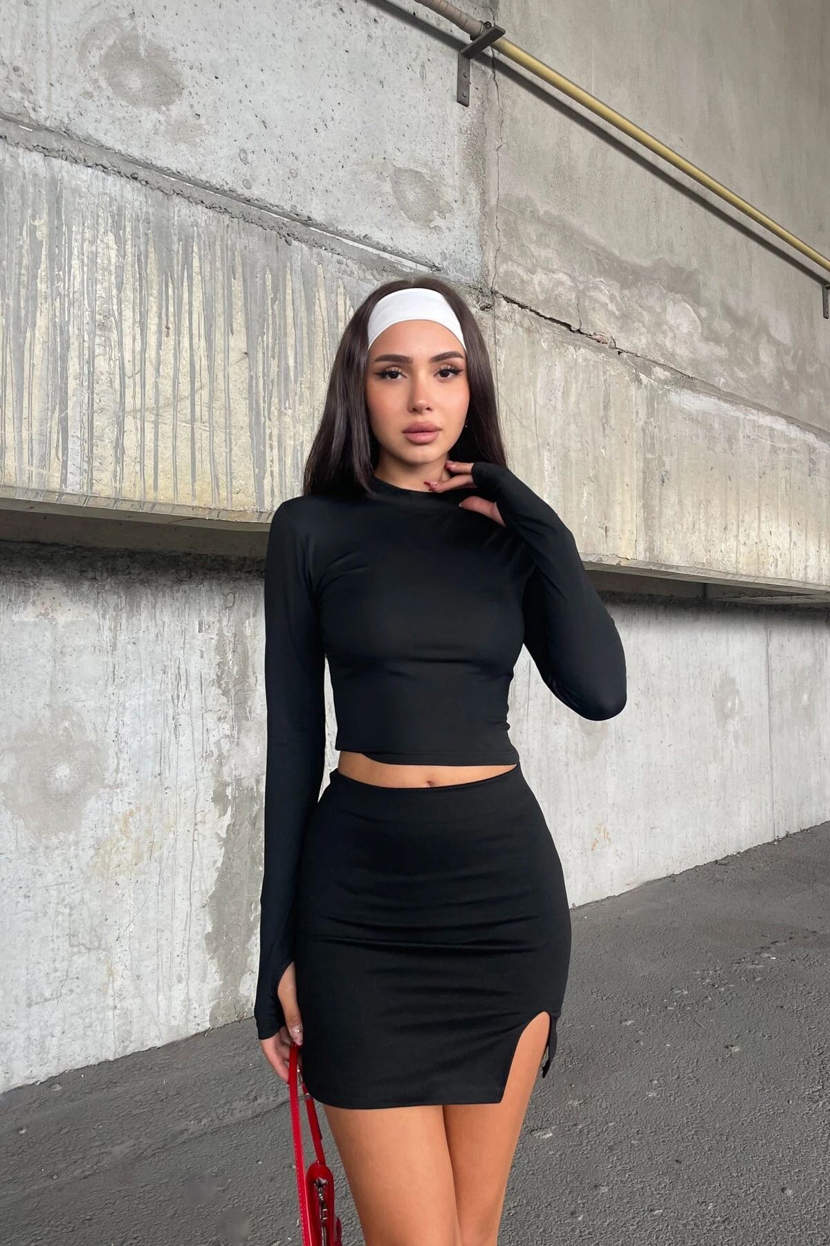 DALGIÇ KUMAŞ PARMAK GEÇİRMELİ UZUN KOL CROP