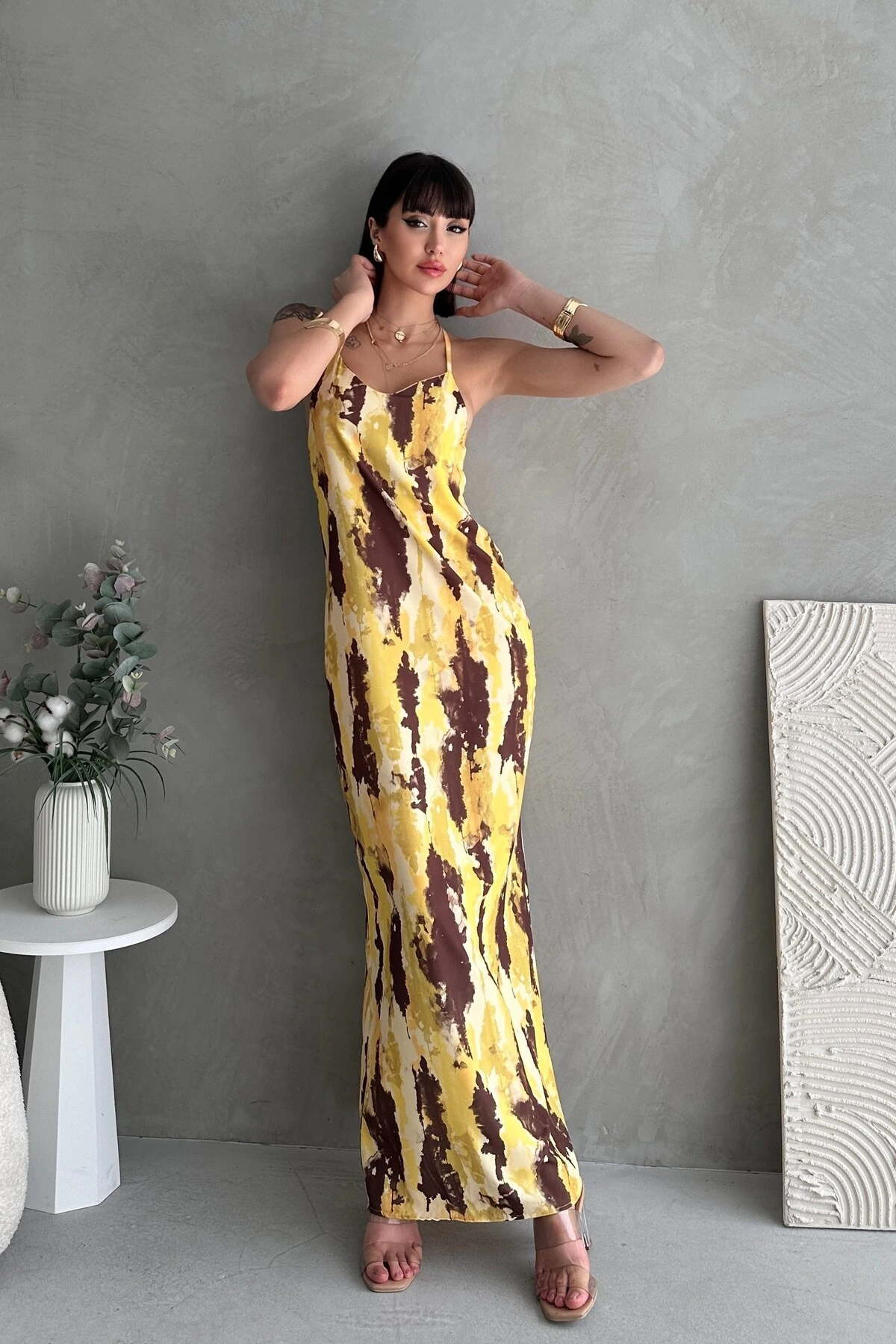 SIRT DEKOLTELİ İP ASKILI MAXİ ELBİSE