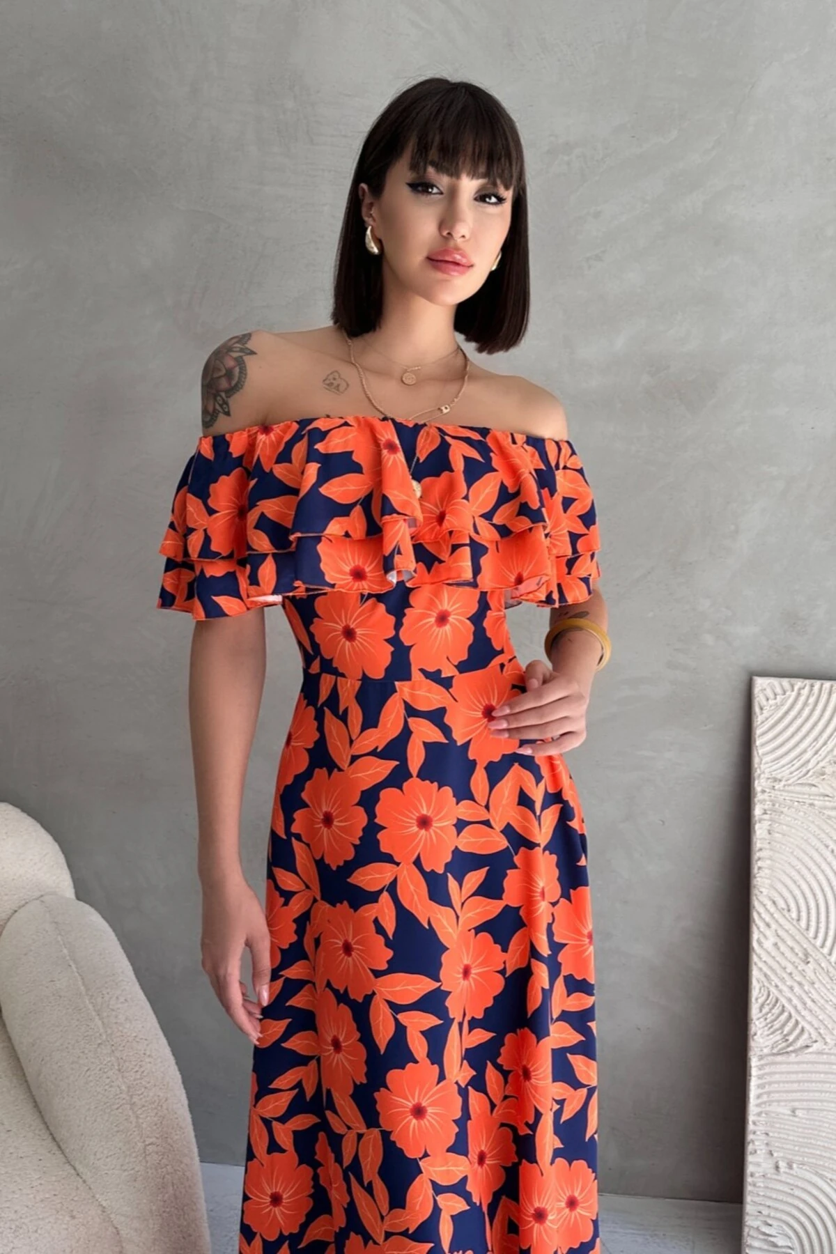 MADONNA YAKA ÇİÇEK DESENLİ FIRFIRLI UZUN ELBİSE