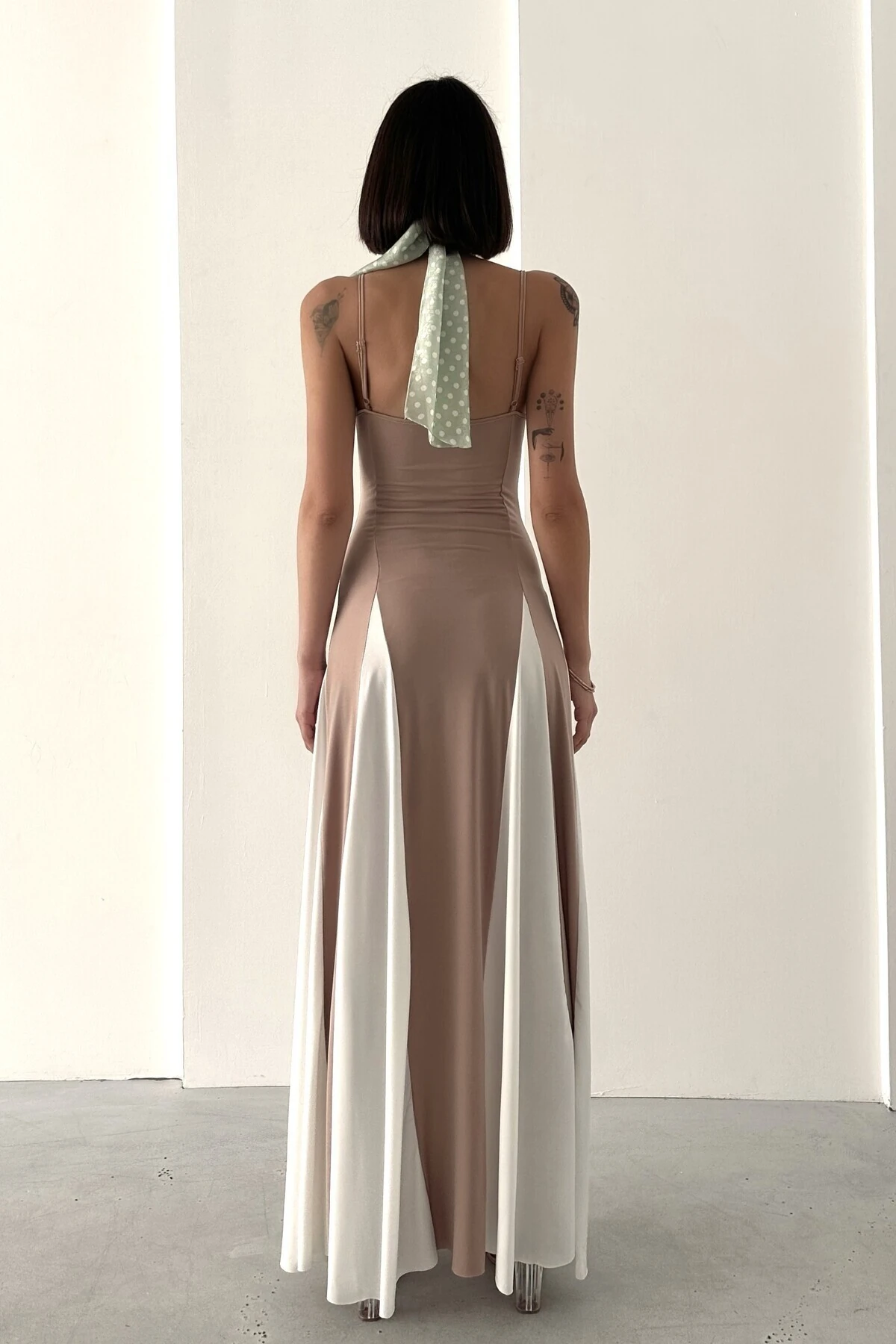 İP ASKILI PARÇALI DESEN SANDY ELBİSE