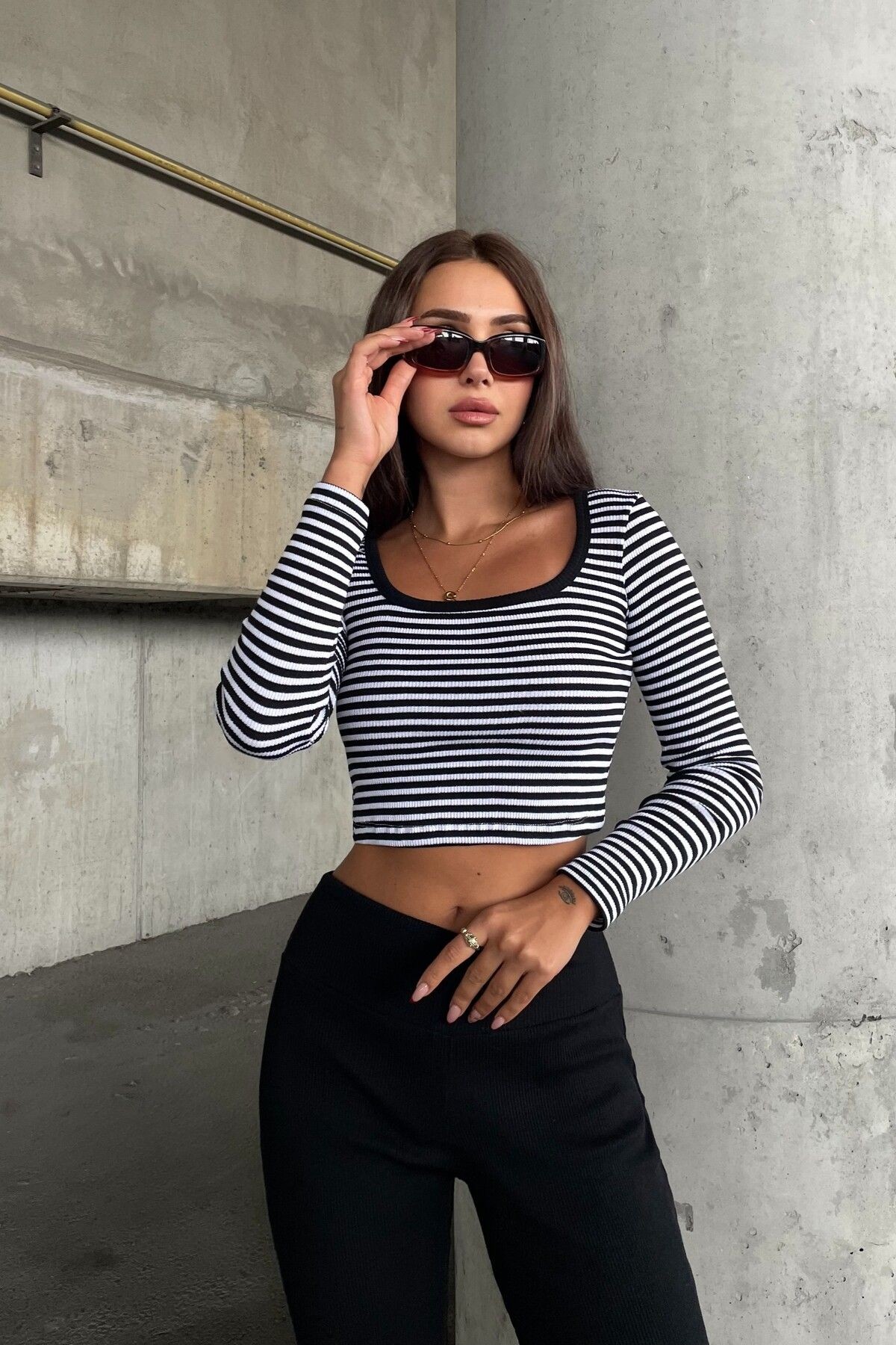 KARE YAKA ÇİZGİLİ CROP İSPANYOL PAÇA KAŞKORSE TAKIM