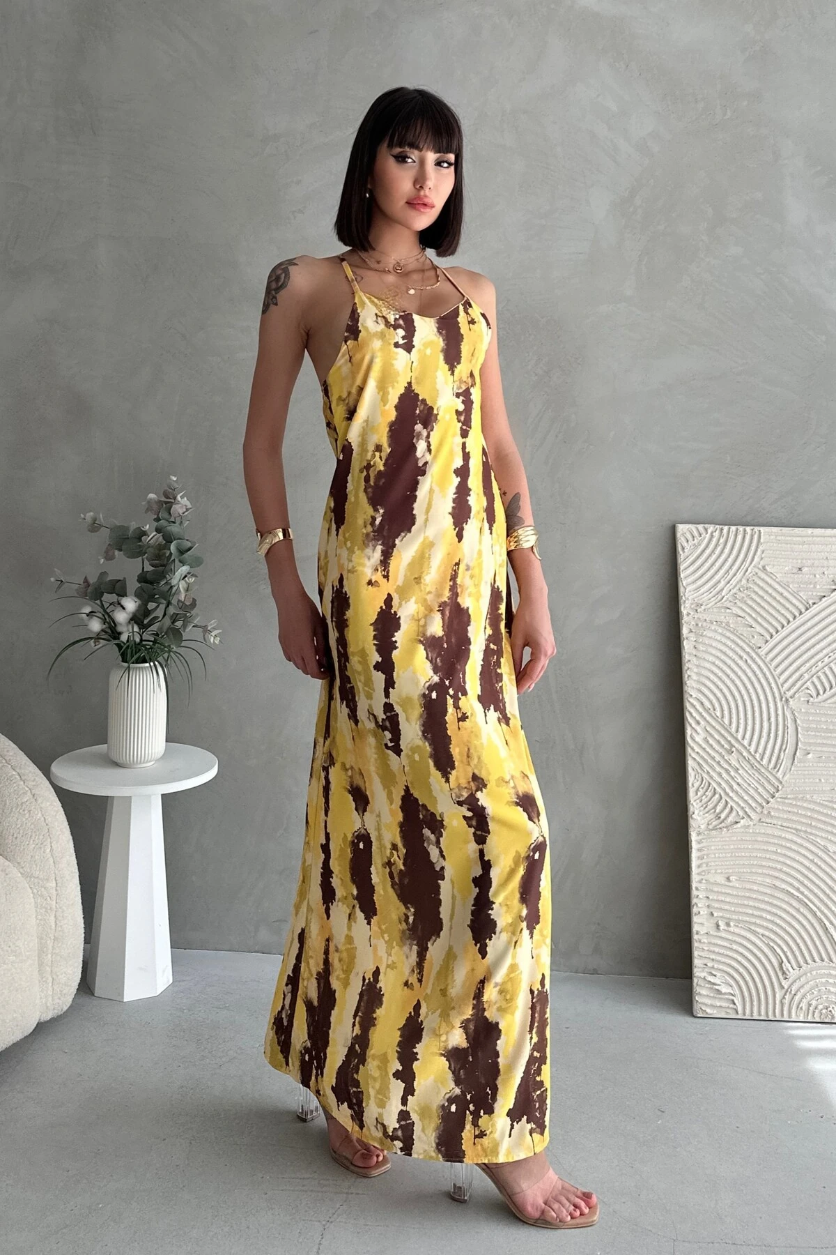 SIRT DEKOLTELİ İP ASKILI MAXİ ELBİSE