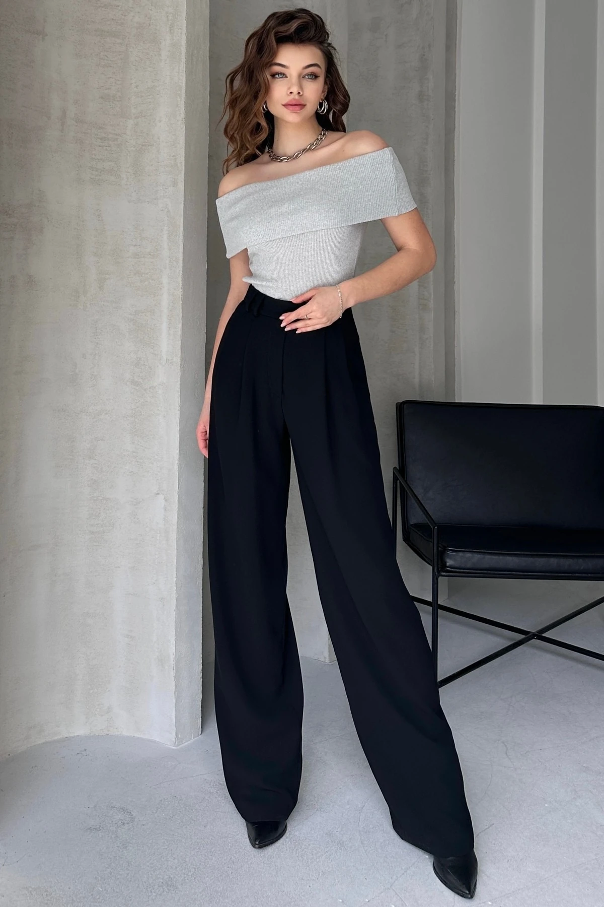 MADONNA YAKA KOLSUZ KAŞKORSE BLUZ