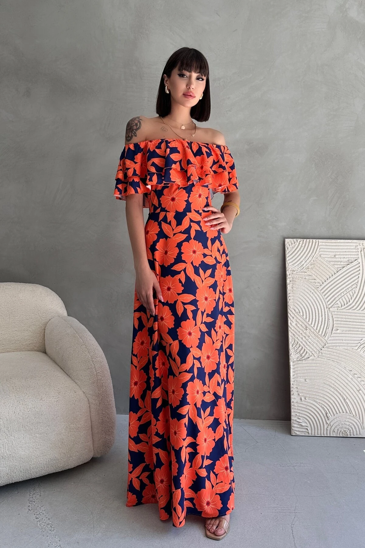 MADONNA YAKA ÇİÇEK DESENLİ FIRFIRLI UZUN ELBİSE