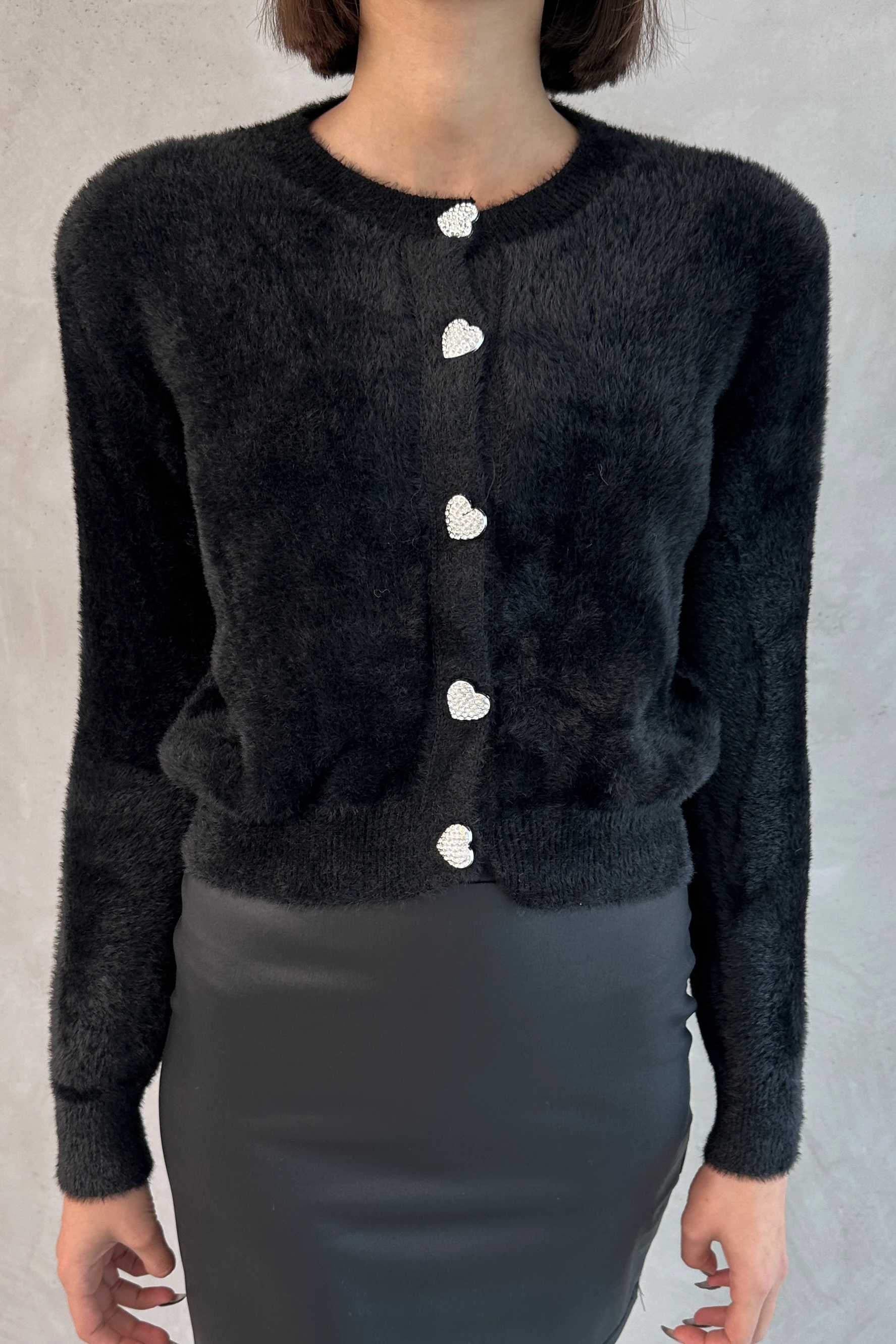 KALP DÜĞMELİ TRİKO HIRKA