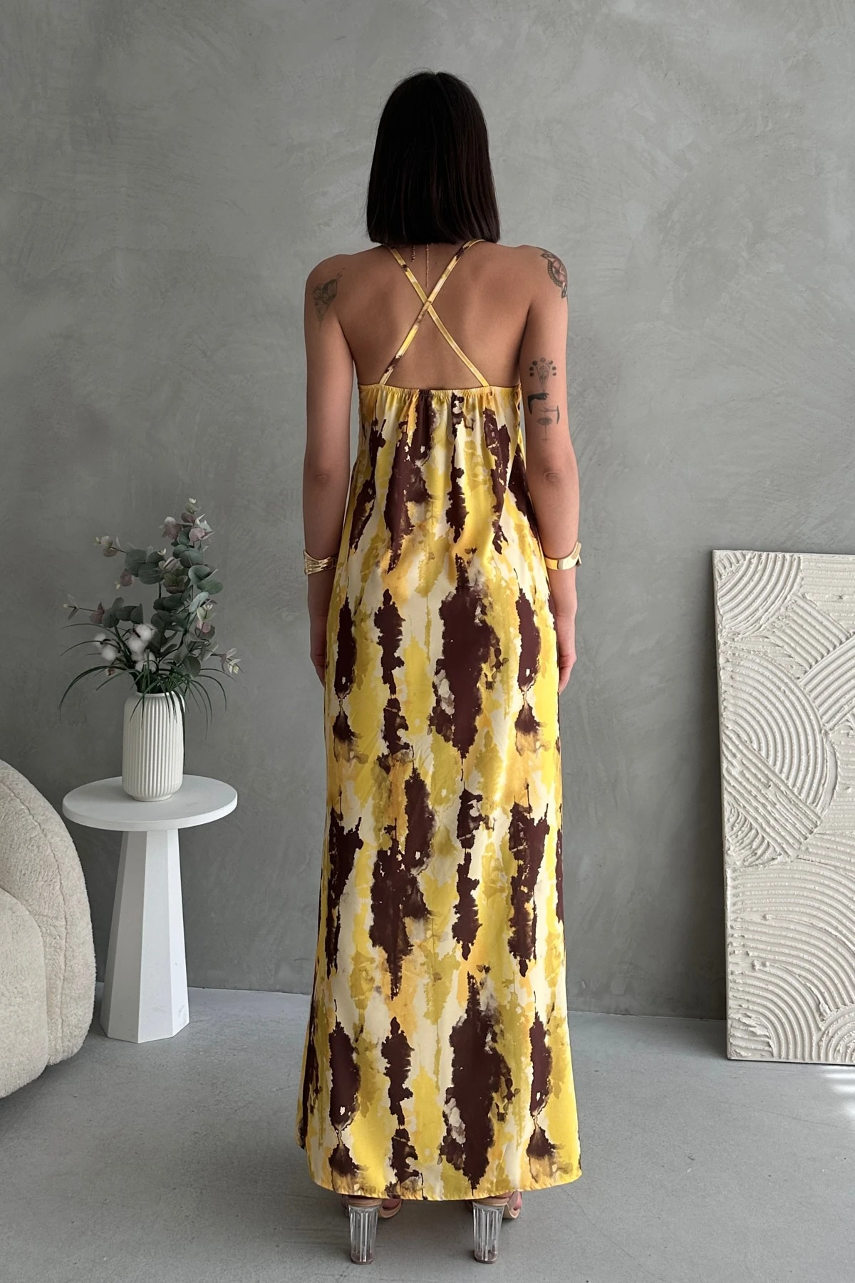 SIRT DEKOLTELİ İP ASKILI MAXİ ELBİSE