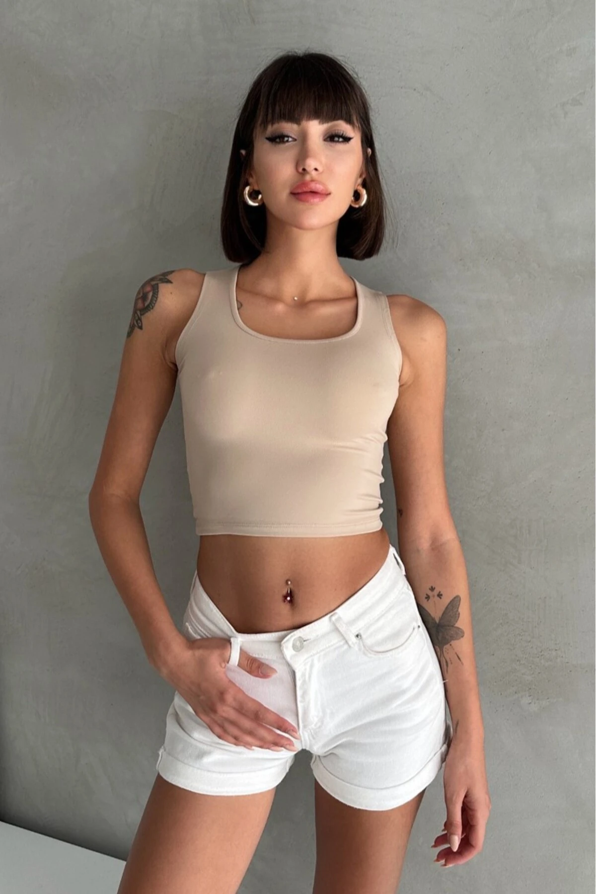 MODAL KUMAŞ U YAKA KALIN ASKILI SIRTI KAPALI CROP BODY - bej