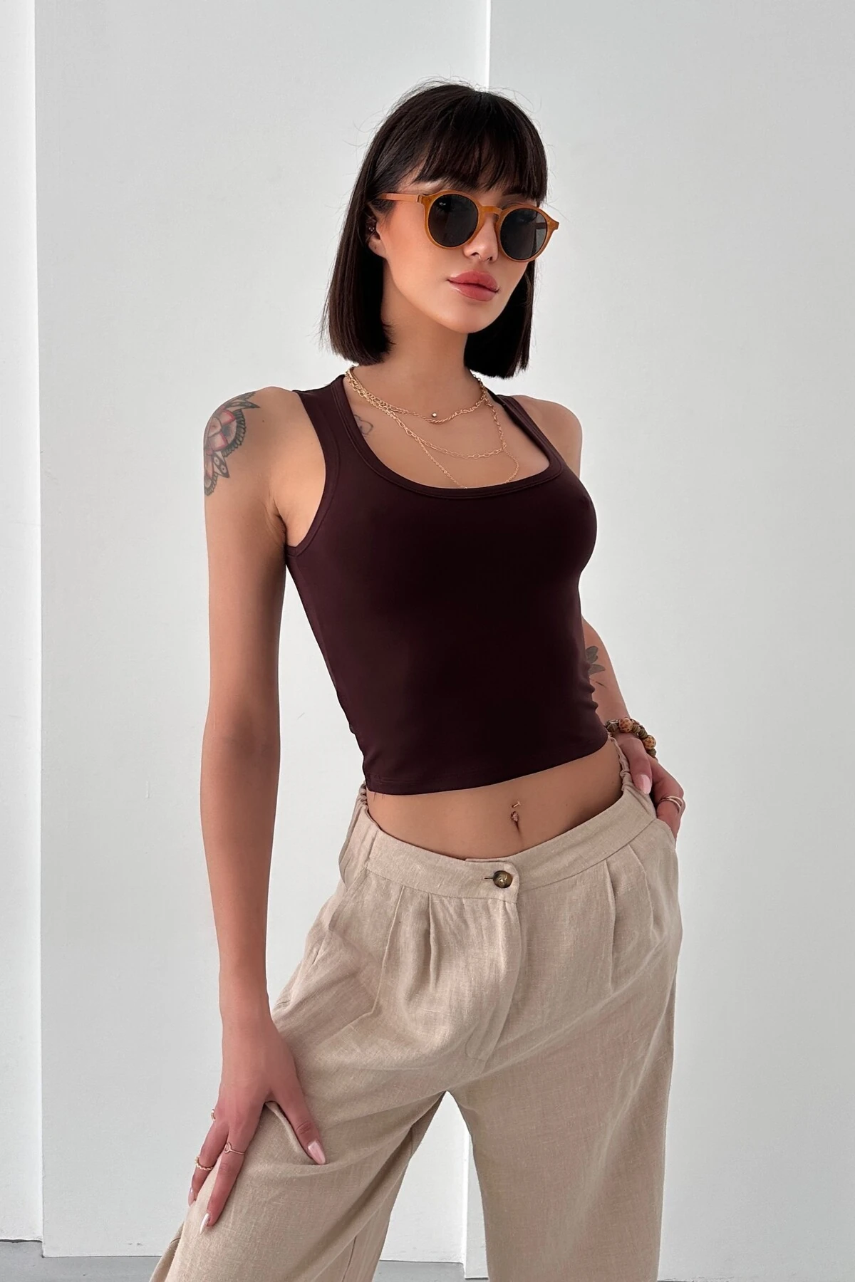 MODAL KUMAŞ U YAKA KALIN ASKILI SIRTI KAPALI CROP BODY