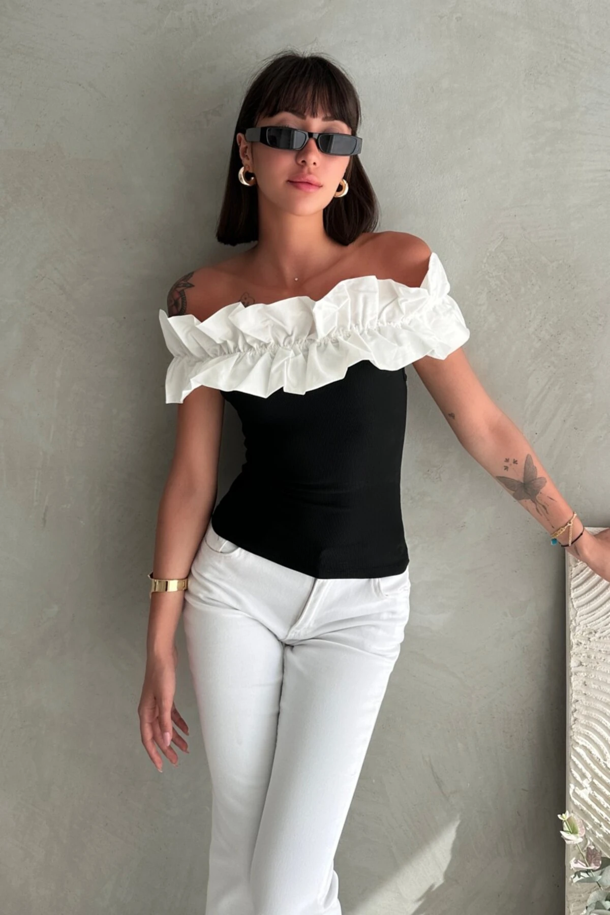 BÜZGÜLÜ MADONNA YAKA BLUZ