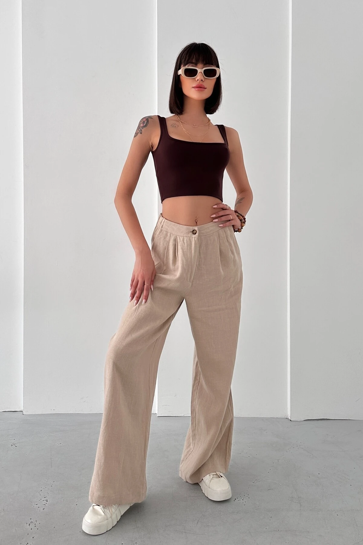 MODAL KUMAŞ KARE YAKA KALIN ASKILI SIRTI DEKOLTE CROP BODY