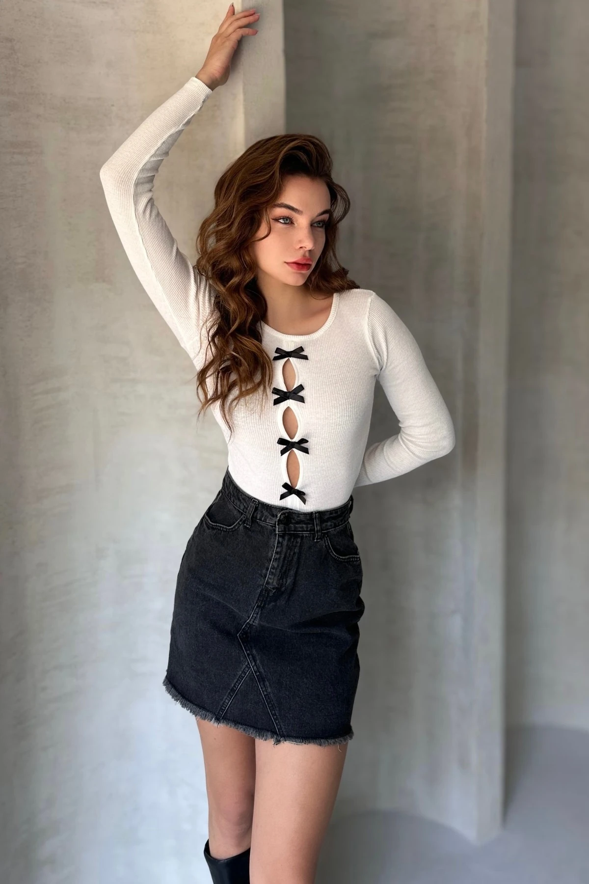 FİYONK AKSESUAR DETAYLI UZUN KOL KAŞKORSE BLUZ