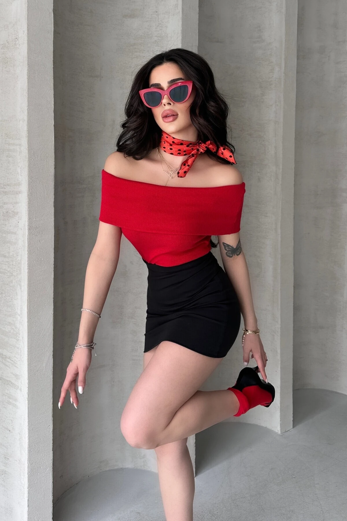 MADONNA YAKA KOLSUZ KAŞKORSE BLUZ - kırmızı