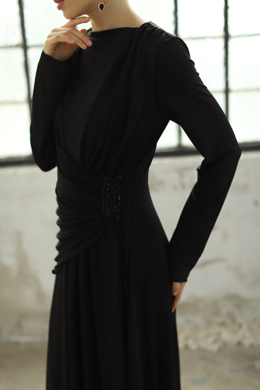 Zarif Detaylı Elbise