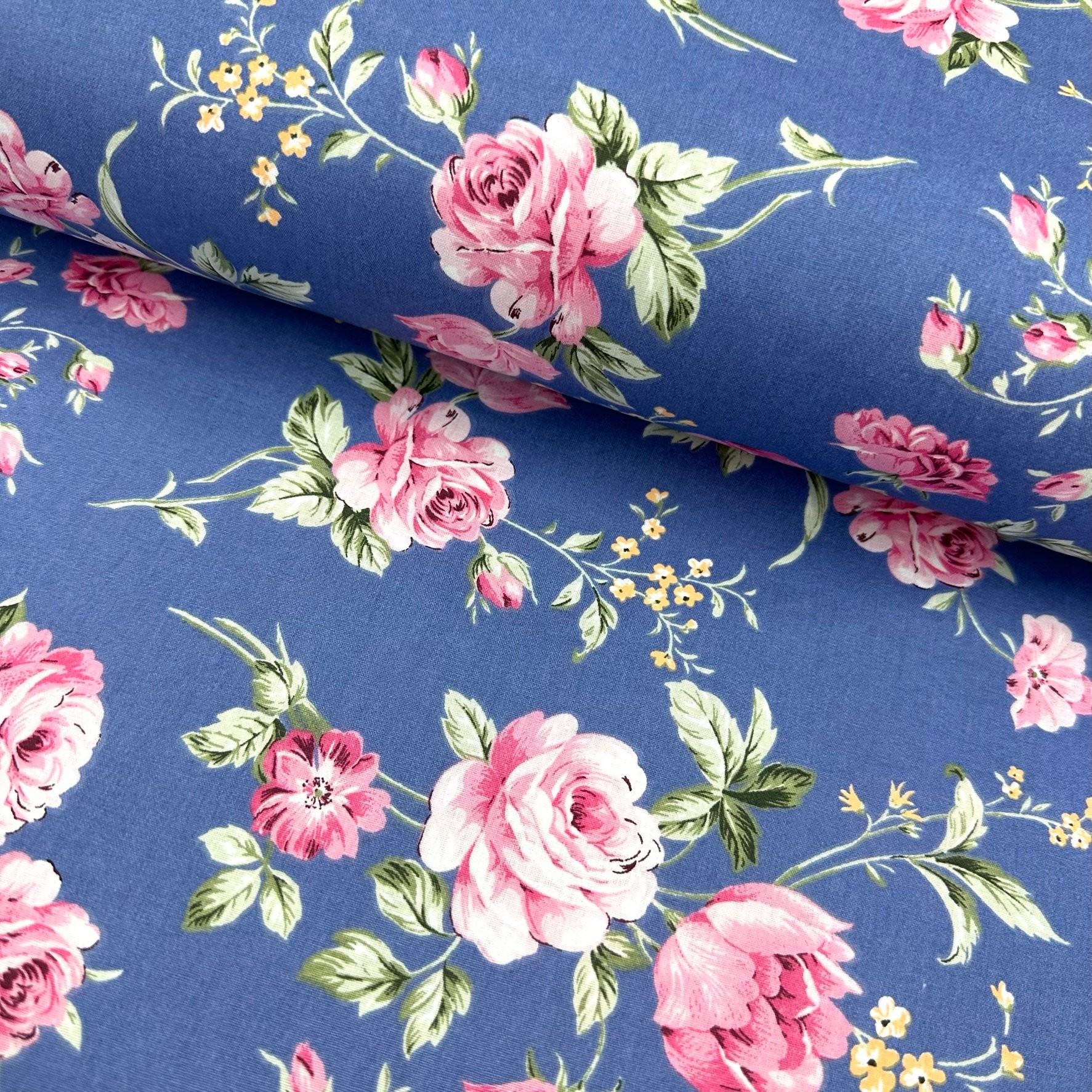 Little Leaf Roses Poplin Fabric