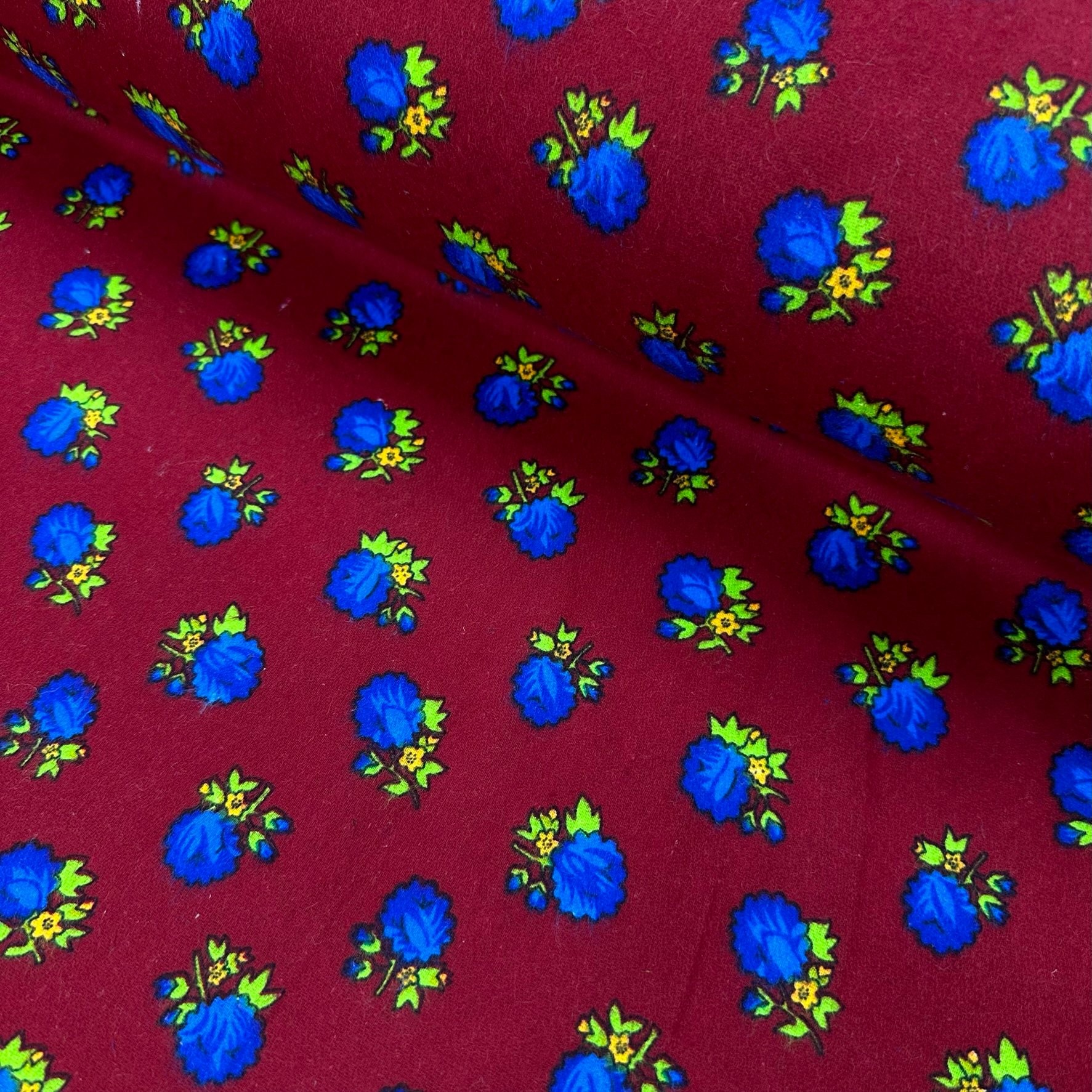 Single Flowers Divitin Fazen Fabric