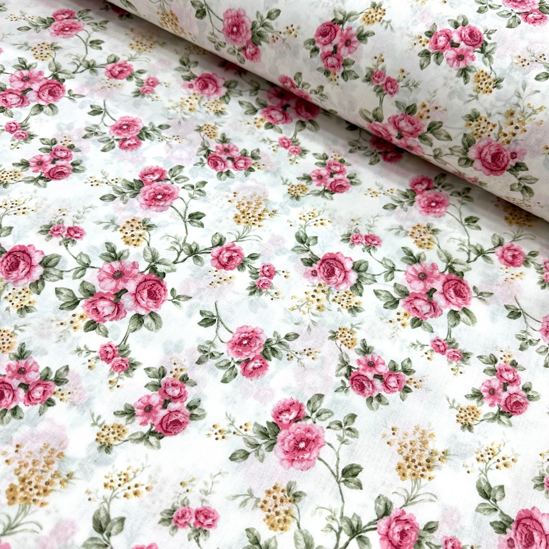 Little Elegant Flowers Poplin Fabric