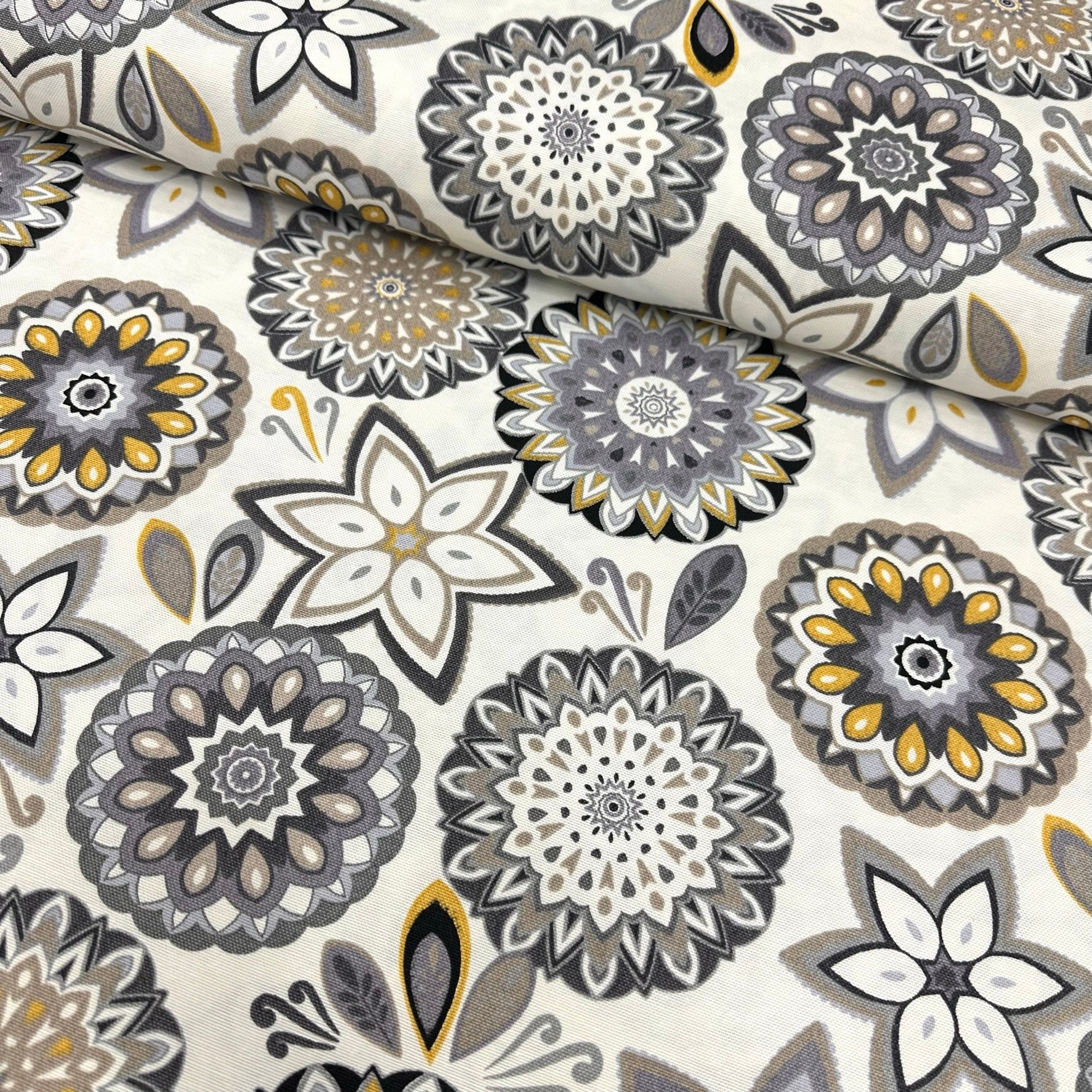 Round Motifs Duck Linen Fabric