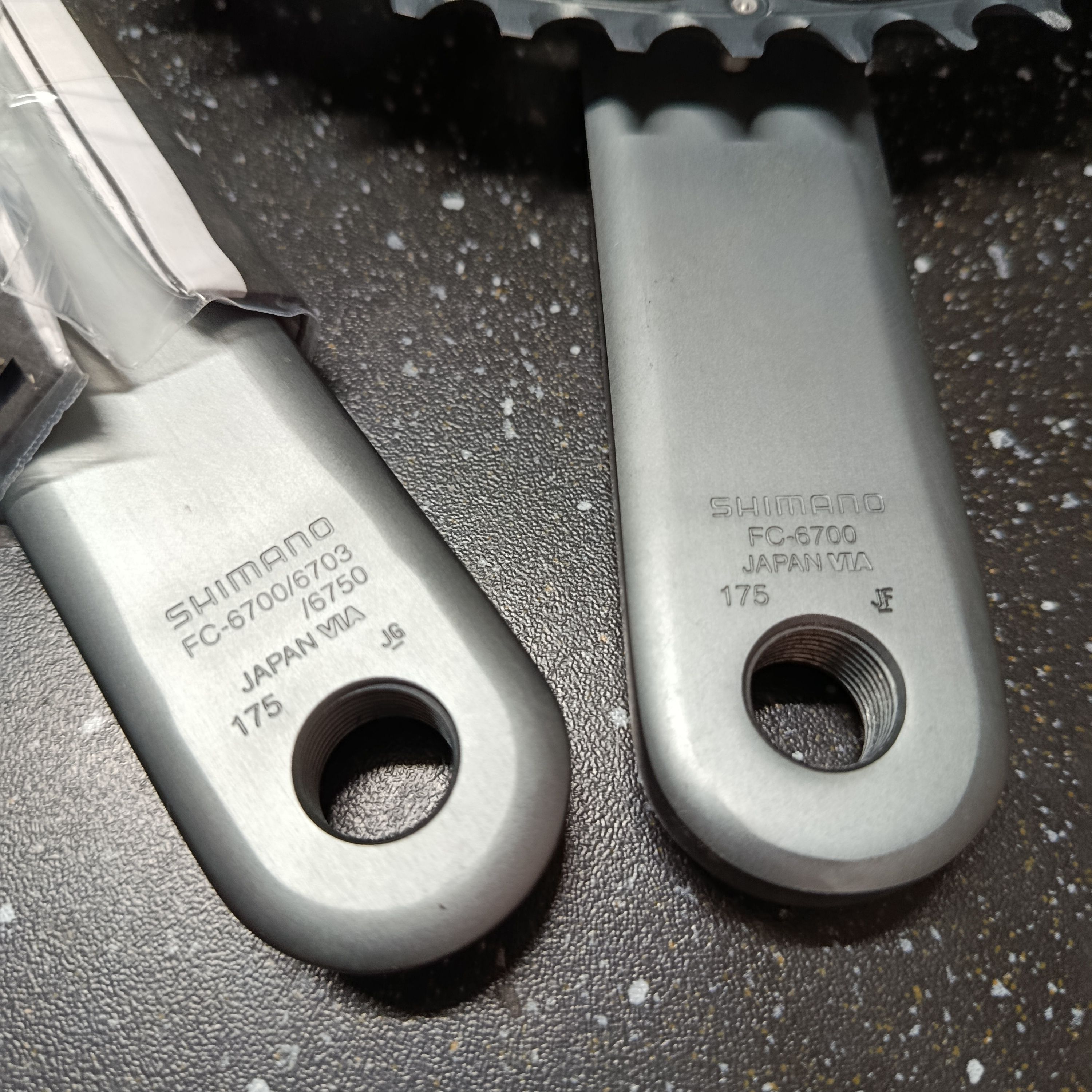 SHIMANO ULTEGRA FC-6700 10S 39-52 175 HOLLOWTECH GÖVEK UYUMLU