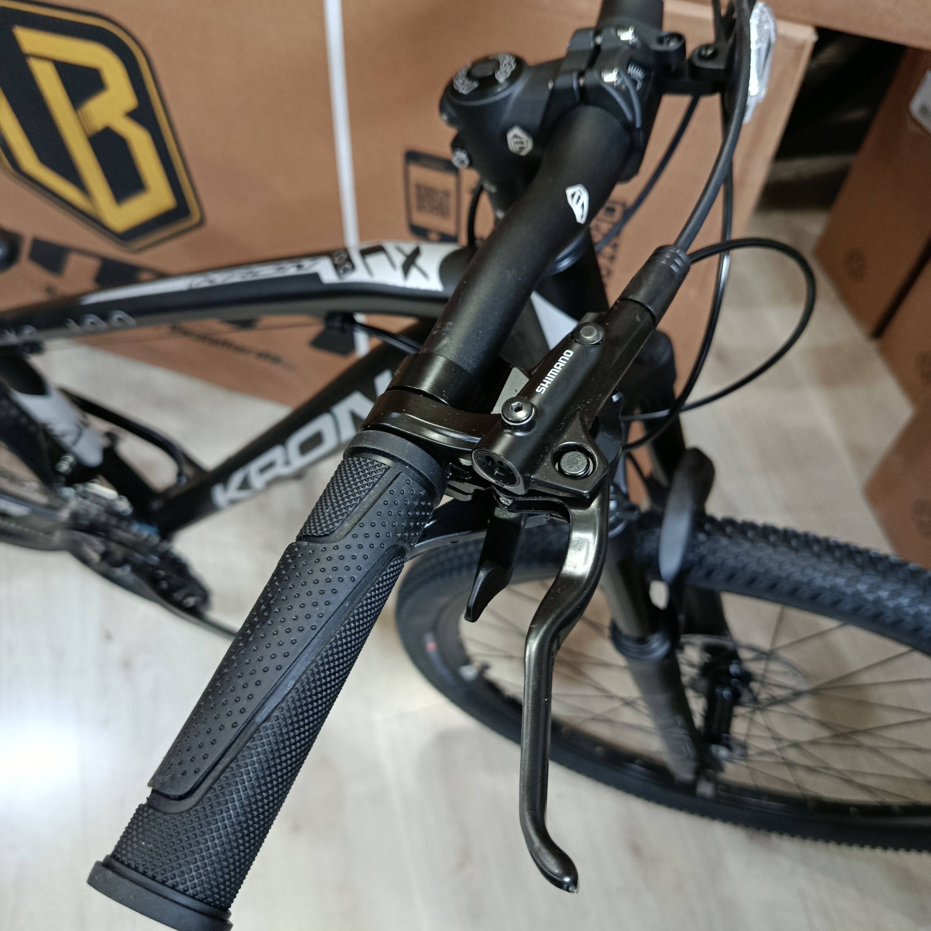 KRON XC 100 26 JANT SHIMANO HİDROLİK DİSK FREN DAĞ BİSİKLETİ  SİYAH