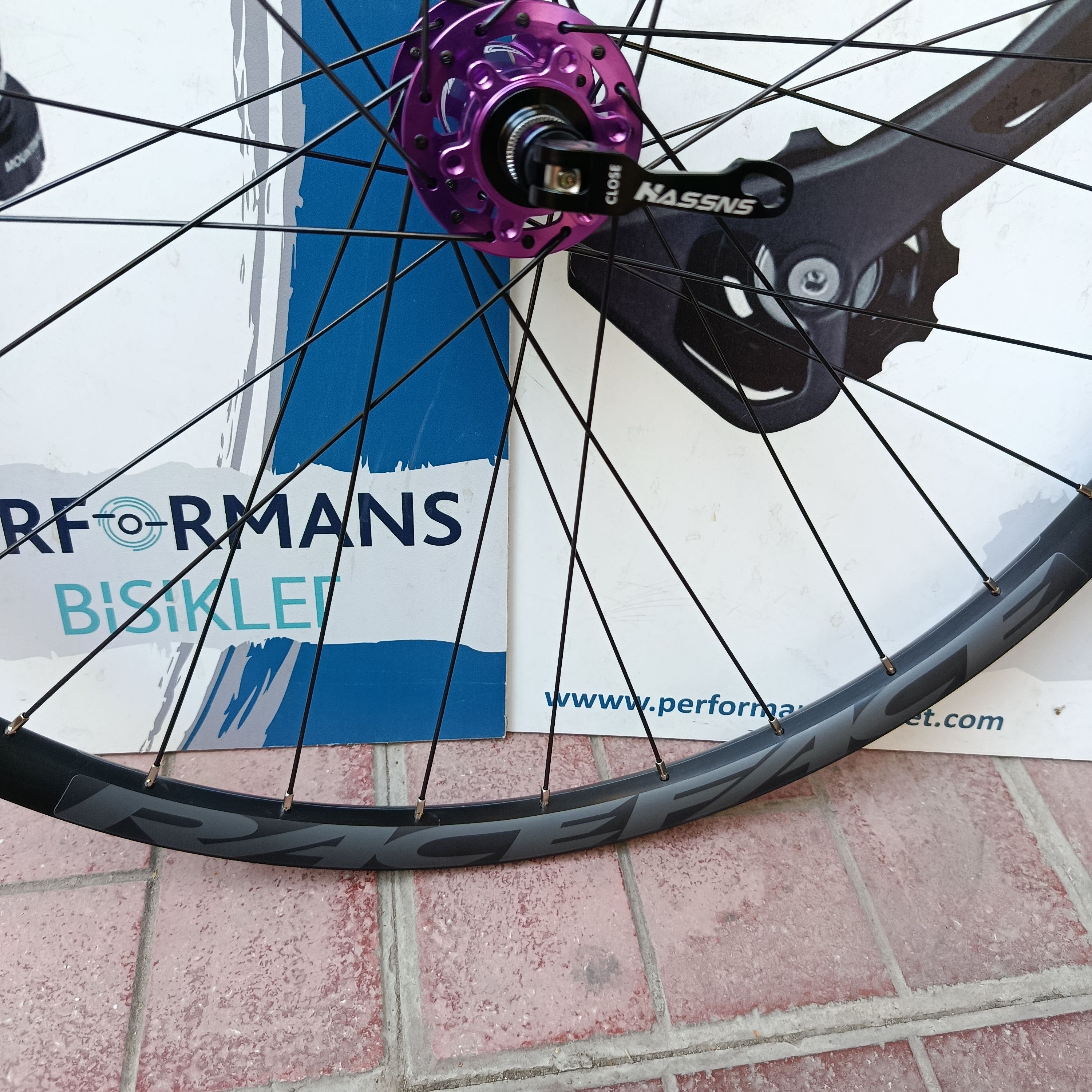 27.5 ÖN RACEFACE R27 JANT HASSNS PRO7 RULMANLI MOR DİSK 27MM İÇ 31MM DIŞ