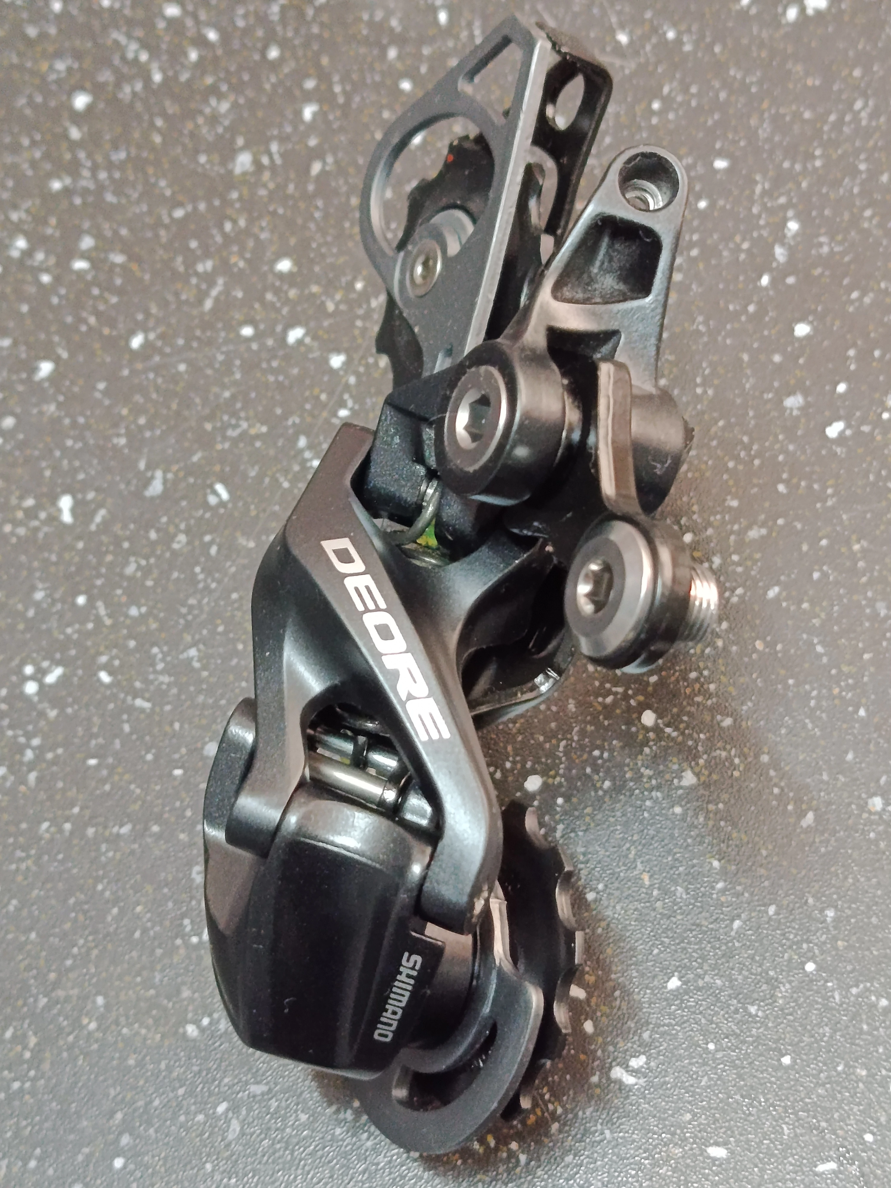 SHIMANO DEORE RD-M610 10 LU ARKA VİTES ATTIRICI 