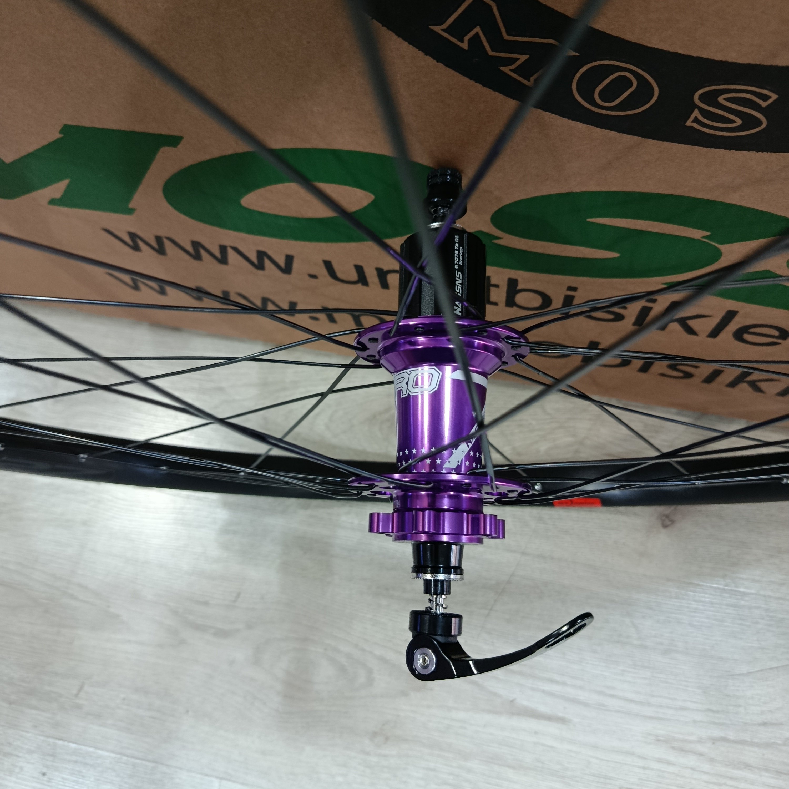 RACEFACE R27 JANT 27,5+DT SWİSS TELLER+HASSNS PRO7 GÖBEK MOR DİSK ARKA JANT