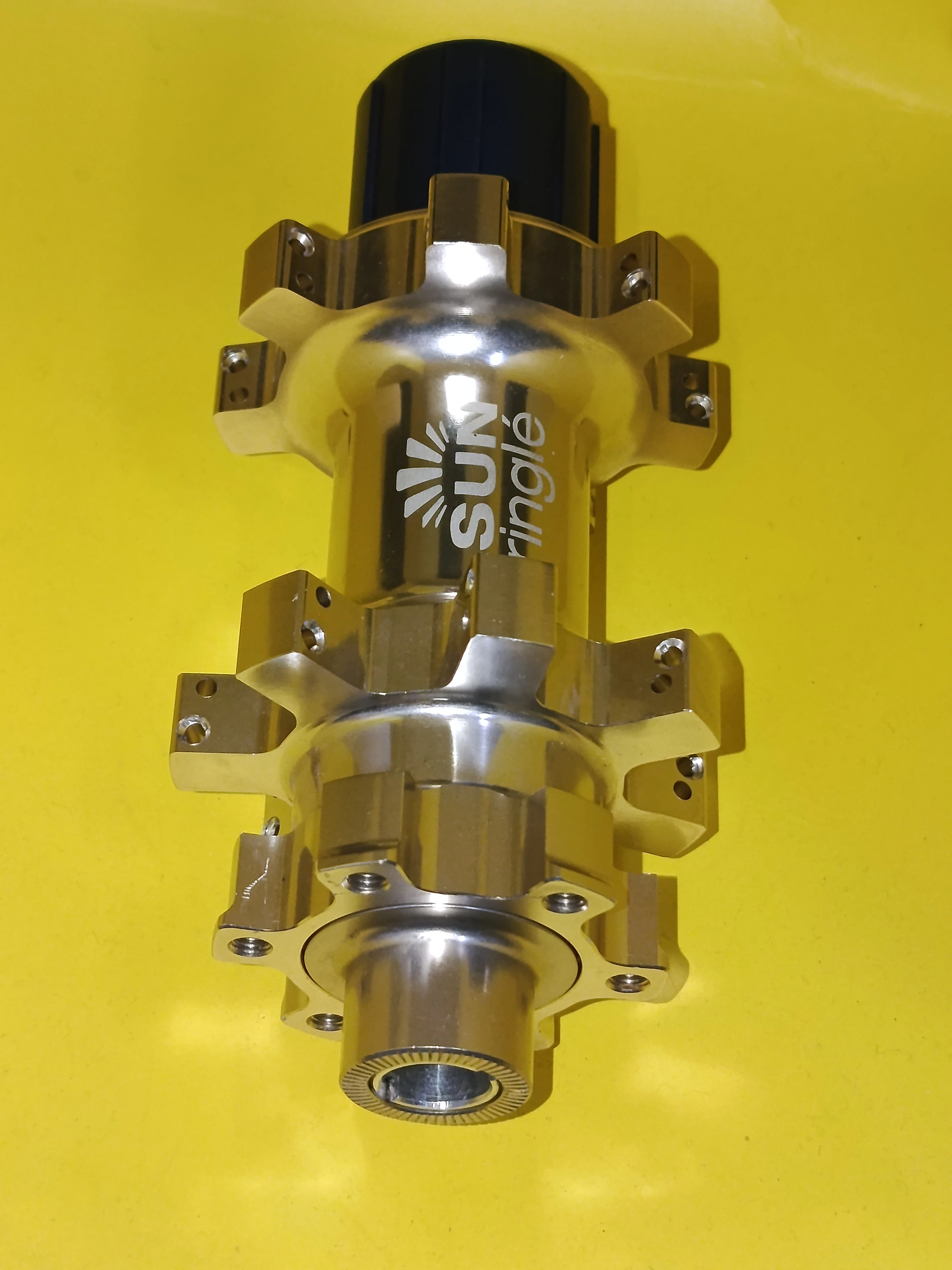 SUNRİNGLE 28 DELİKLİ ARKA DİSK+V FREN UYUMLU SOKMA MİL GÖBEK 150MM-12MM