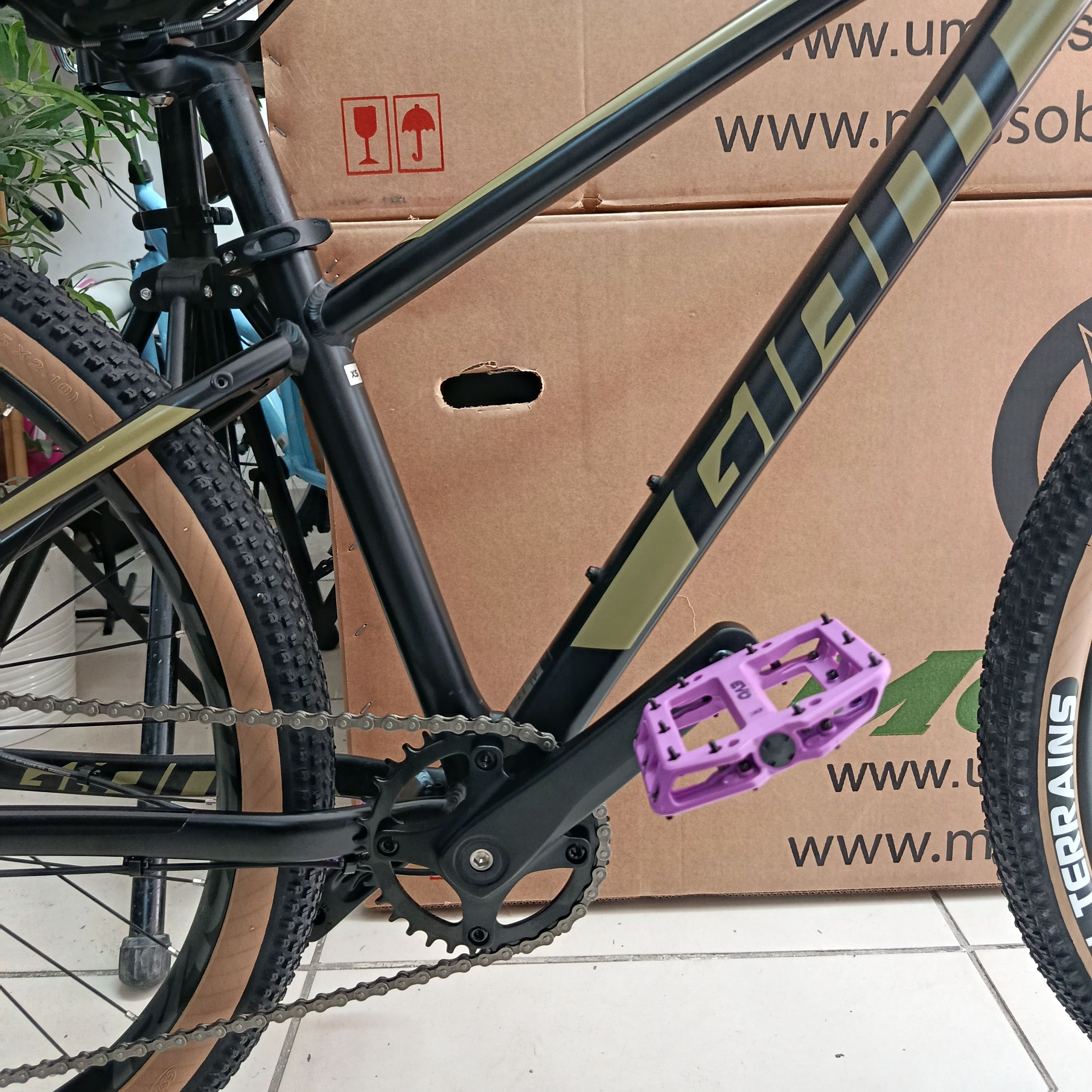 GIANT TALON 27,5 XS(35CM)BEDEN JANT 1*8 RACEFACE JANT HASSNS PRO7 GÖBEKLER 
