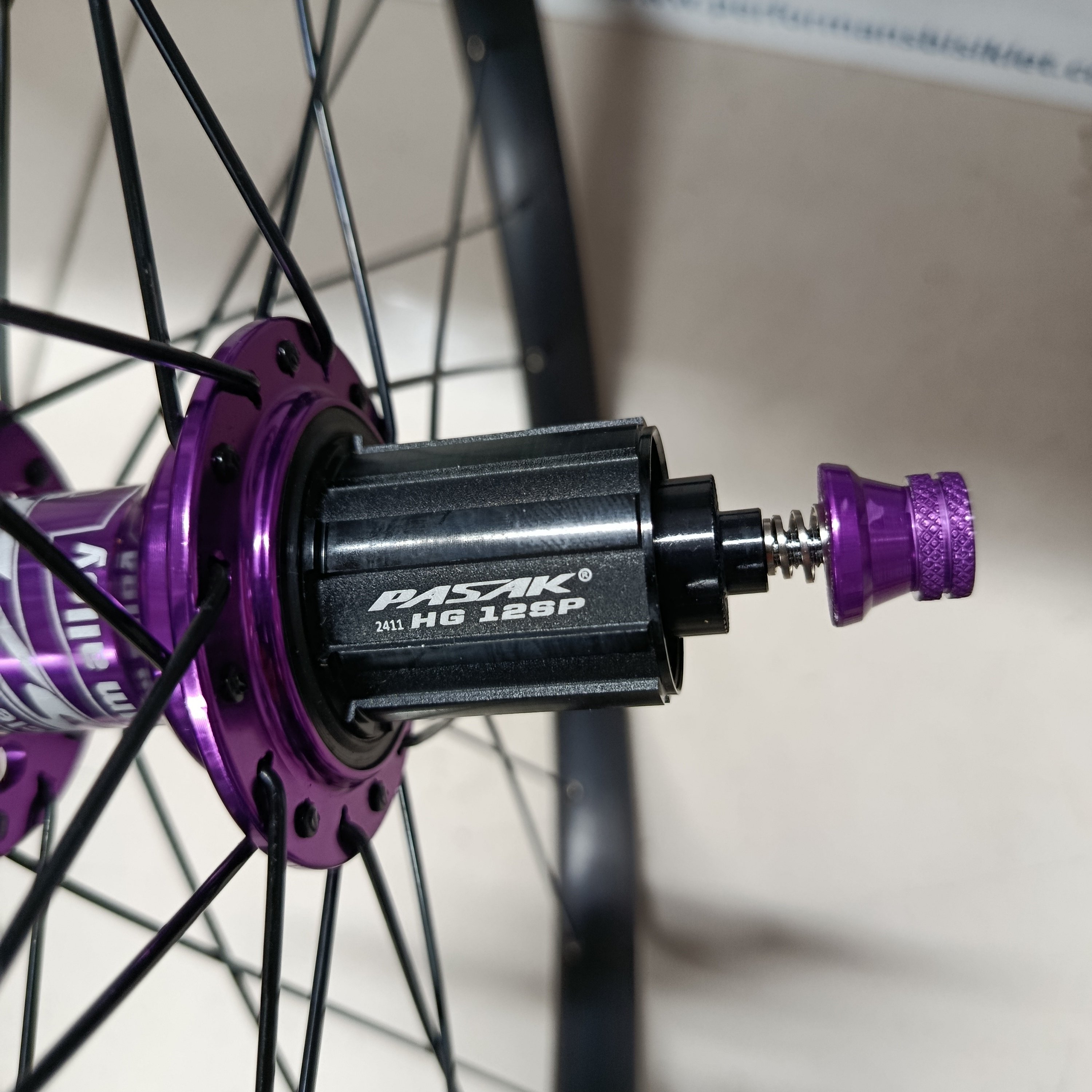 RACEFACE R27 JANT 27,5 PASAK GÖBEK RENK MOR  DİSK ARKA JANT