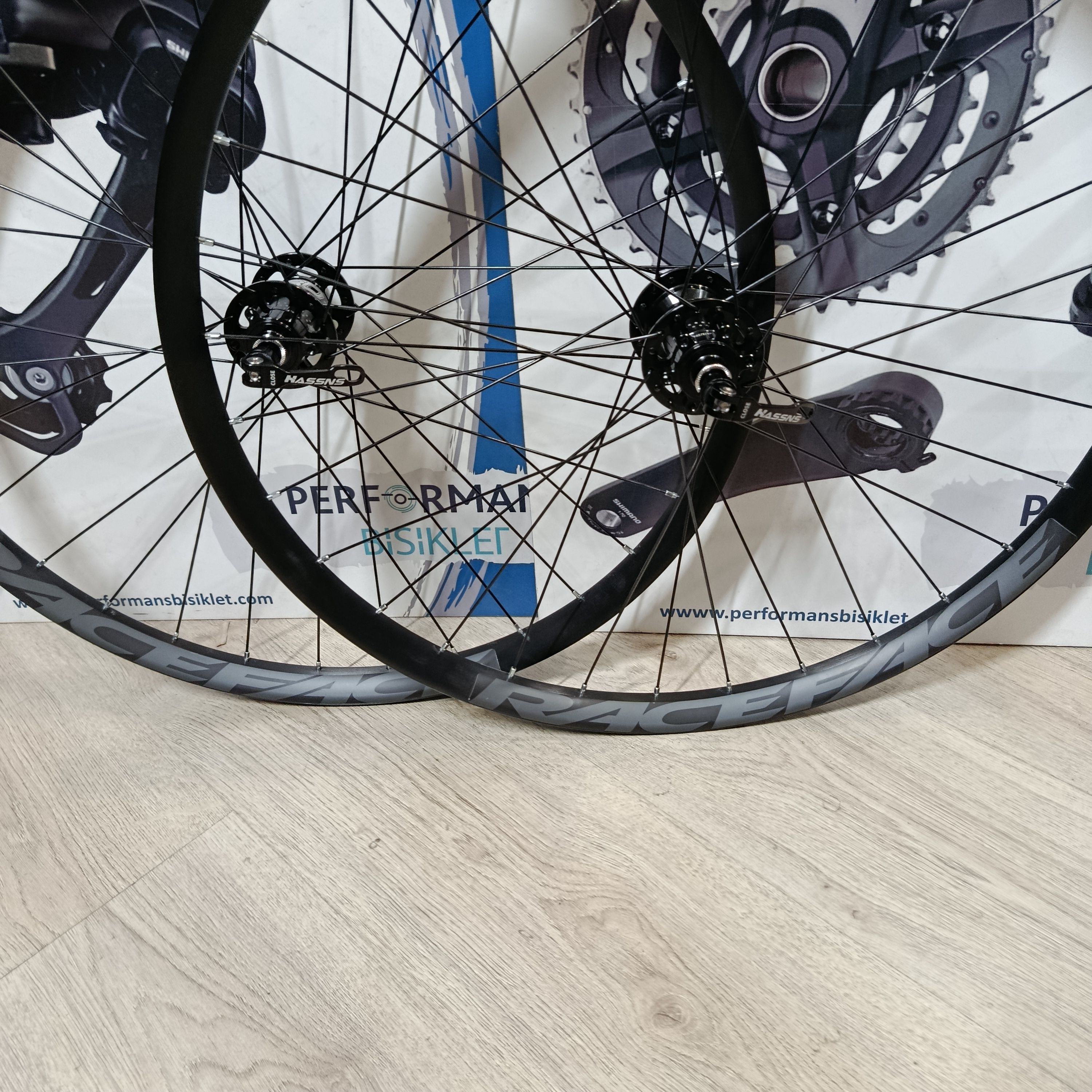27,5 ÖN-ARKA HASSNS PRO7 RULMANLI SİYAH RACEFACE R27 JANT 27MM İÇ 31MM DIŞ  DİSK 