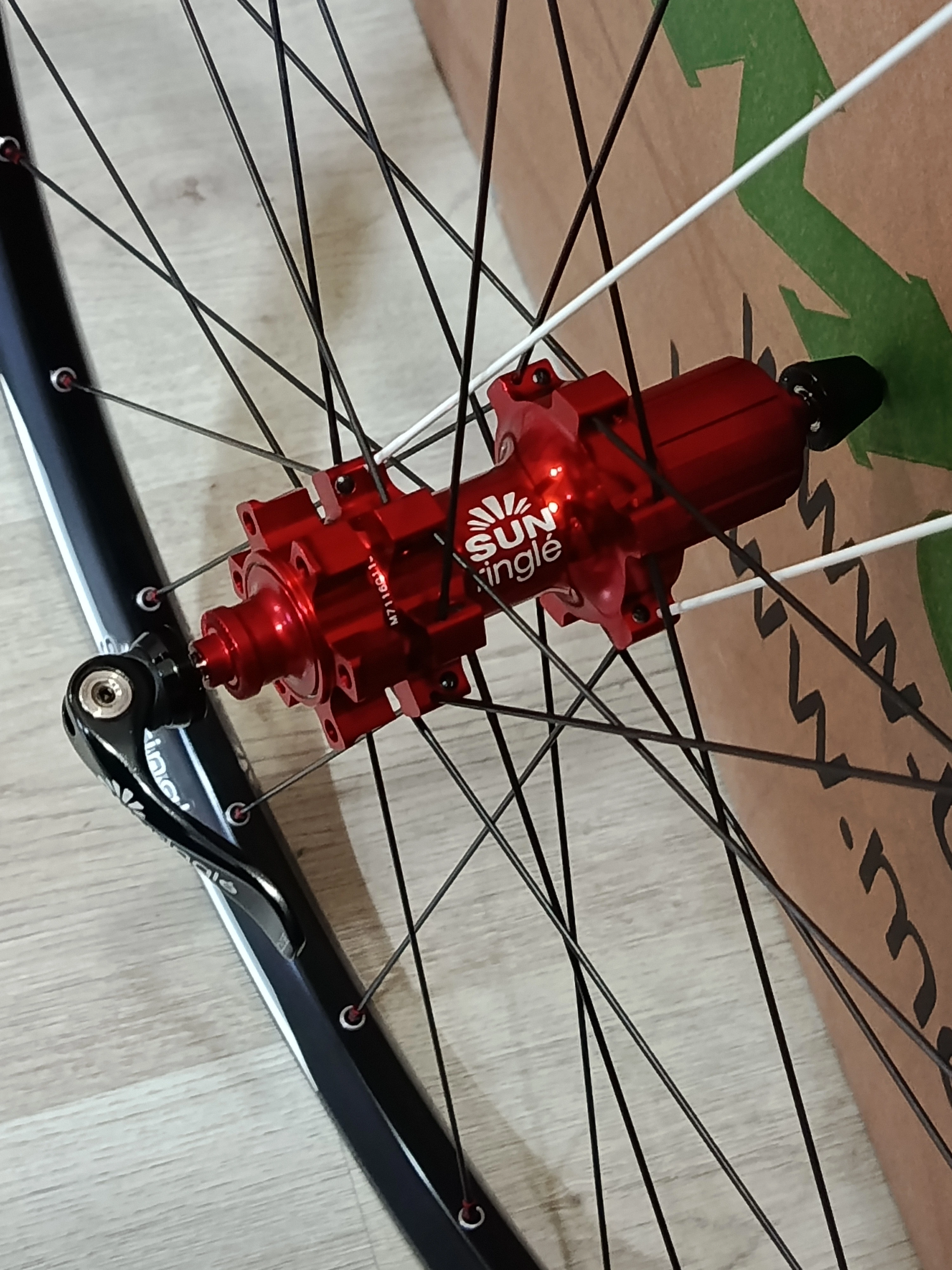 SUNRINGLE CHARGER PRO 26 ARKA DİSK UYUMLU JANT YÜKSEK HUB SESİ TUBELESS UYUMLU