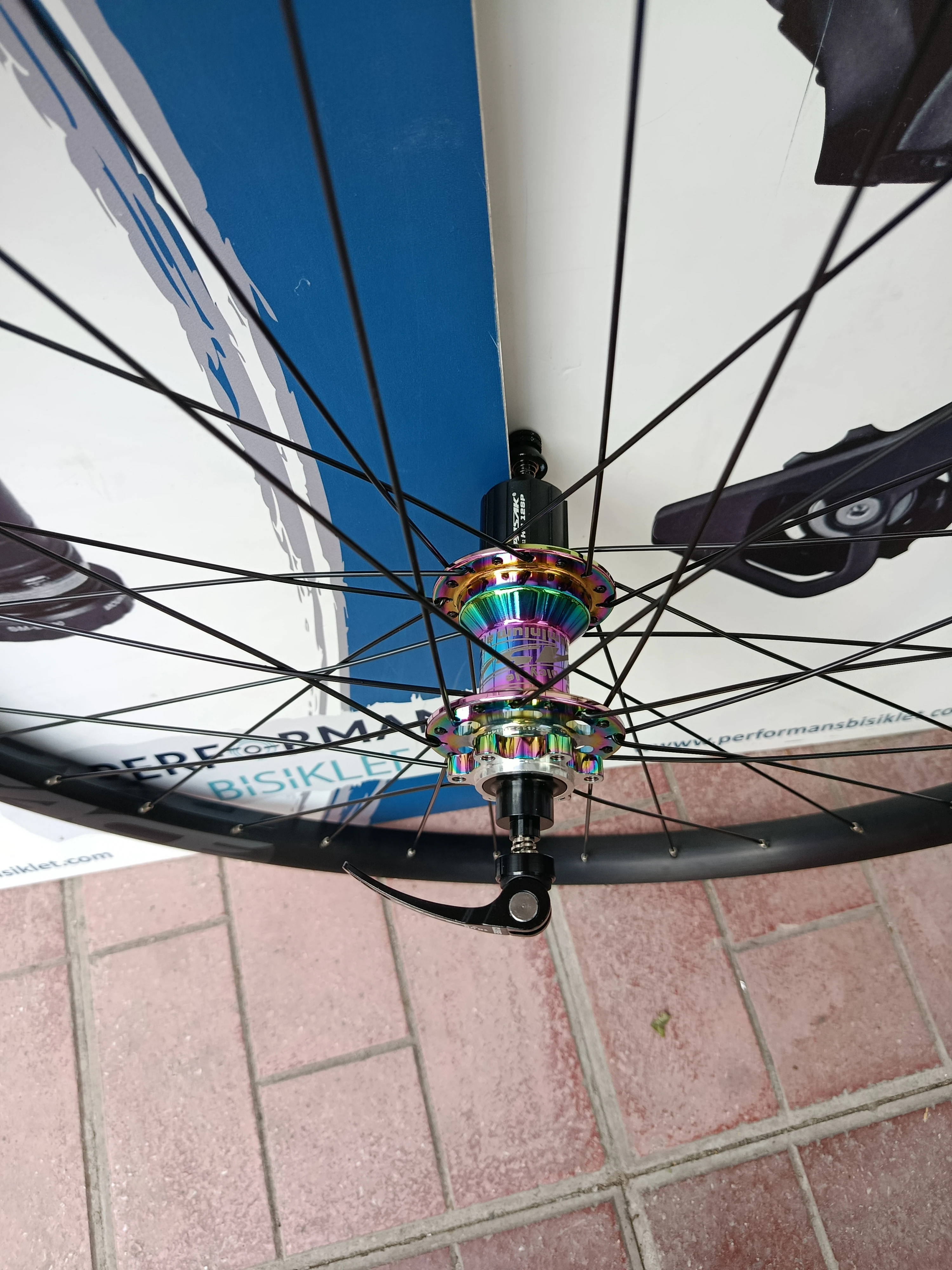 RACEFACE R27 JANT 29  ARKA RAINBOW RENK PASAK RULMANLI YÜKSEK HUB SESİ