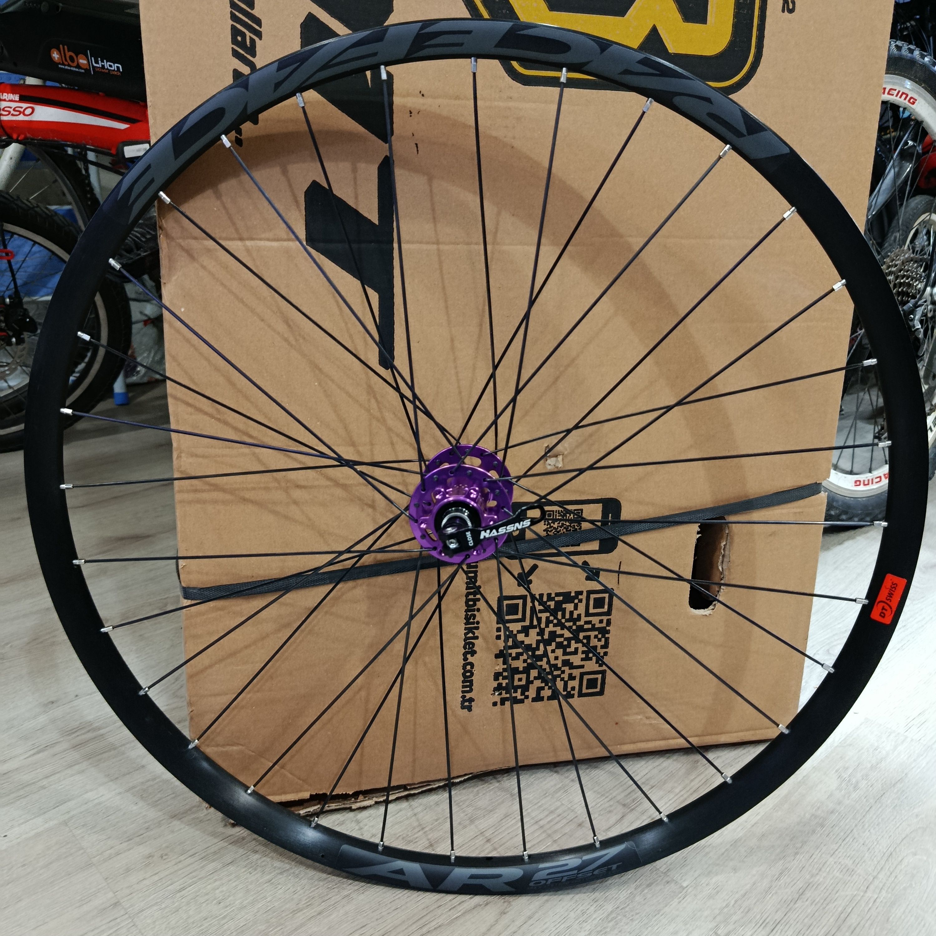 RACEFACE R27 JANT 27,5+DT SWİSS TELLER+HASSNS PRO7 GÖBEK MOR DİSK ÖN JANT
