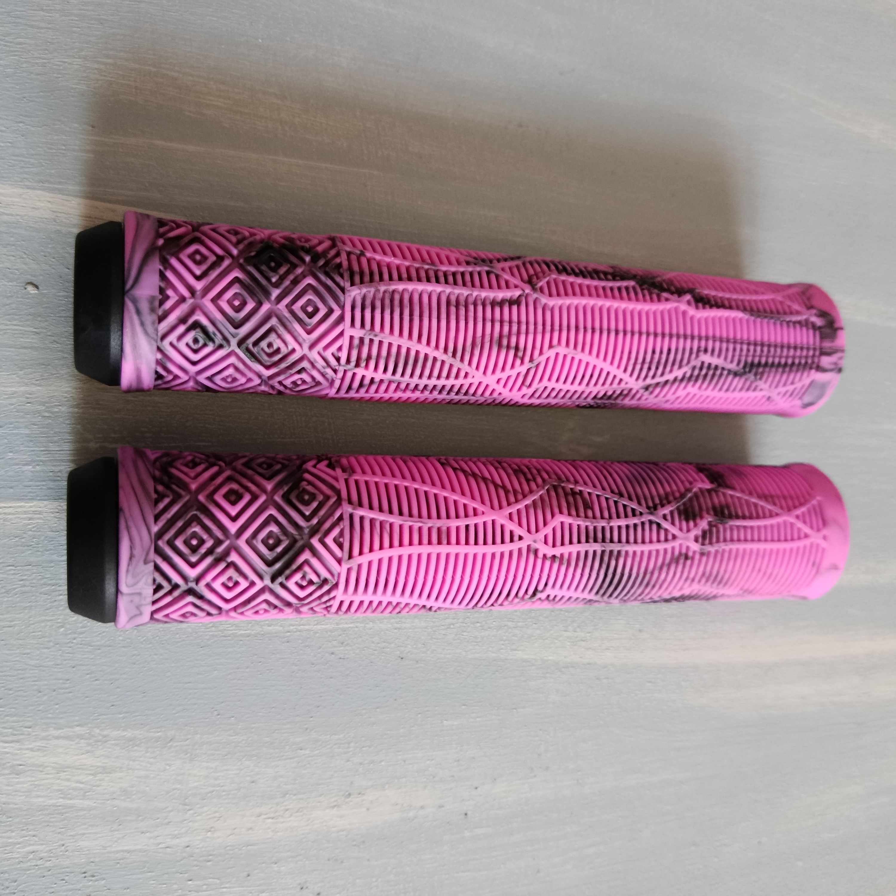 PEMBE UZUN ELCİK 16 CM