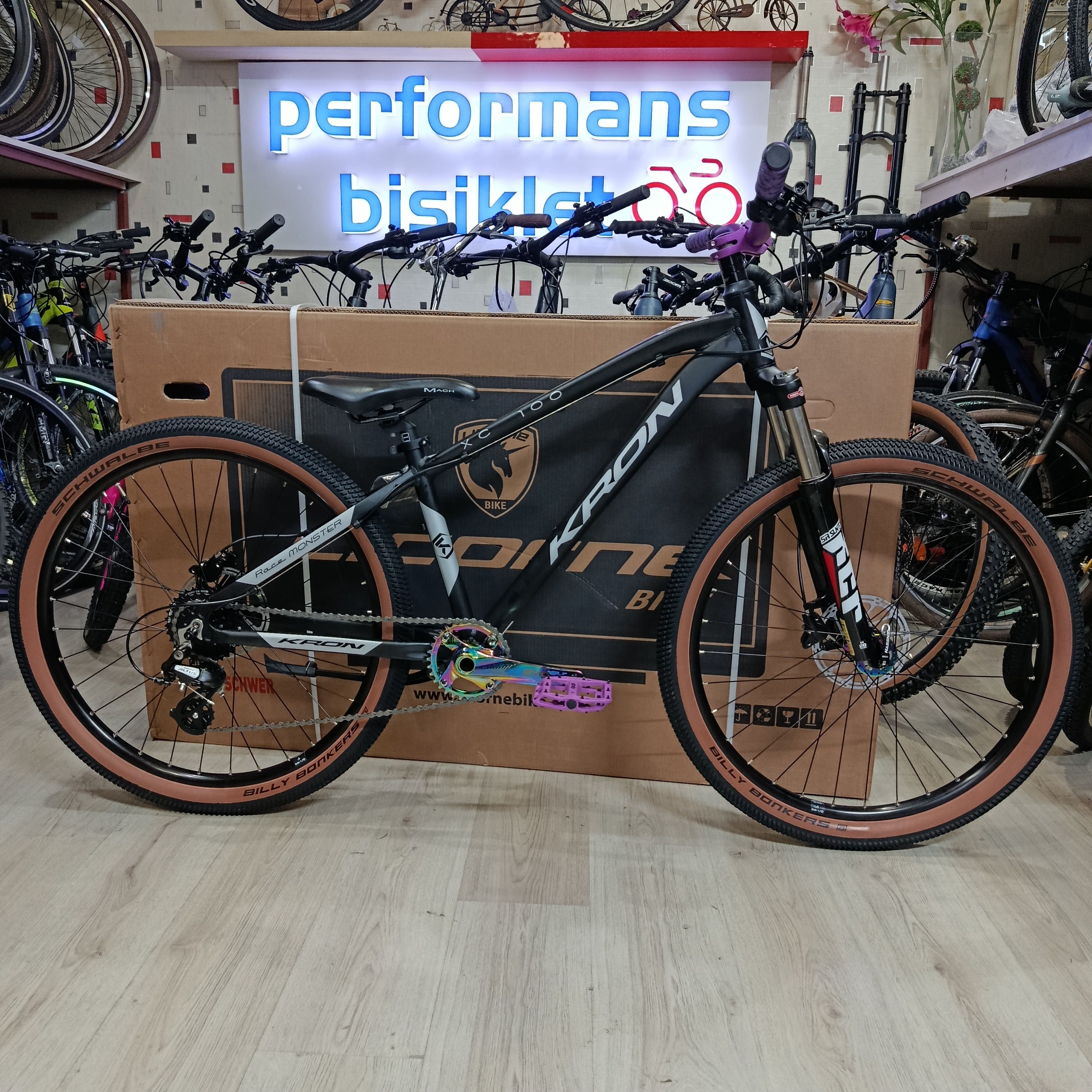 Kron 26 Hassns pro7 Havalı Amortisör Schwalbe Lastikler Çivili Pedallar