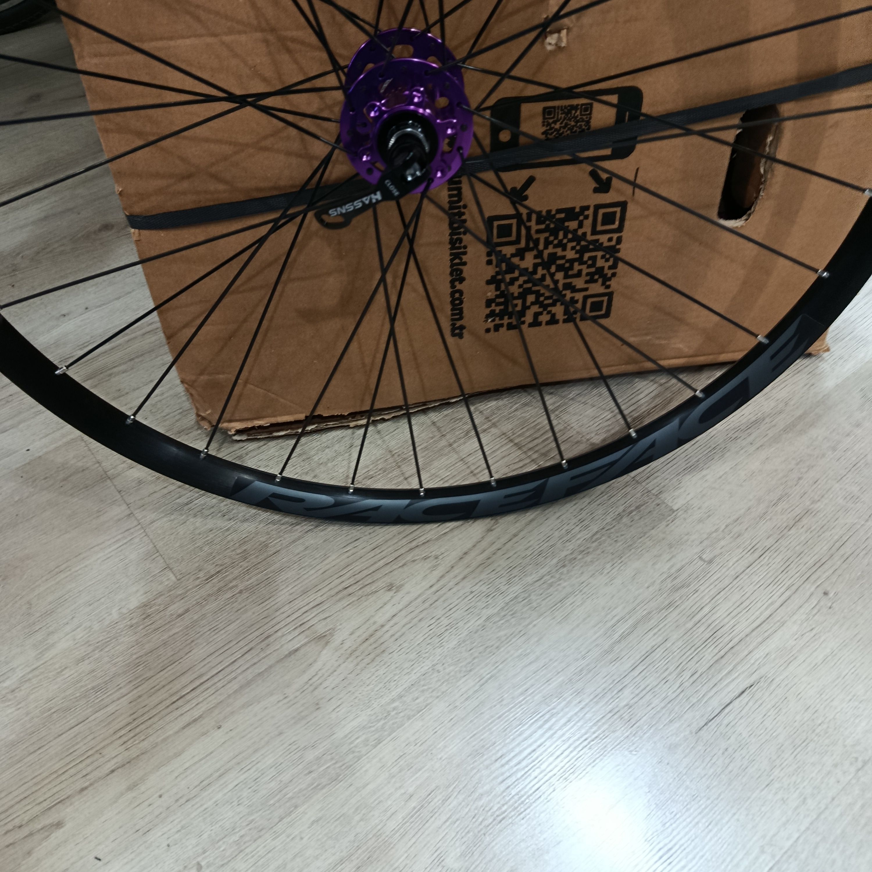 RACEFACE R27 JANT 27,5+DT SWİSS TELLER+HASSNS PRO7 GÖBEK MOR DİSK ÖN JANT