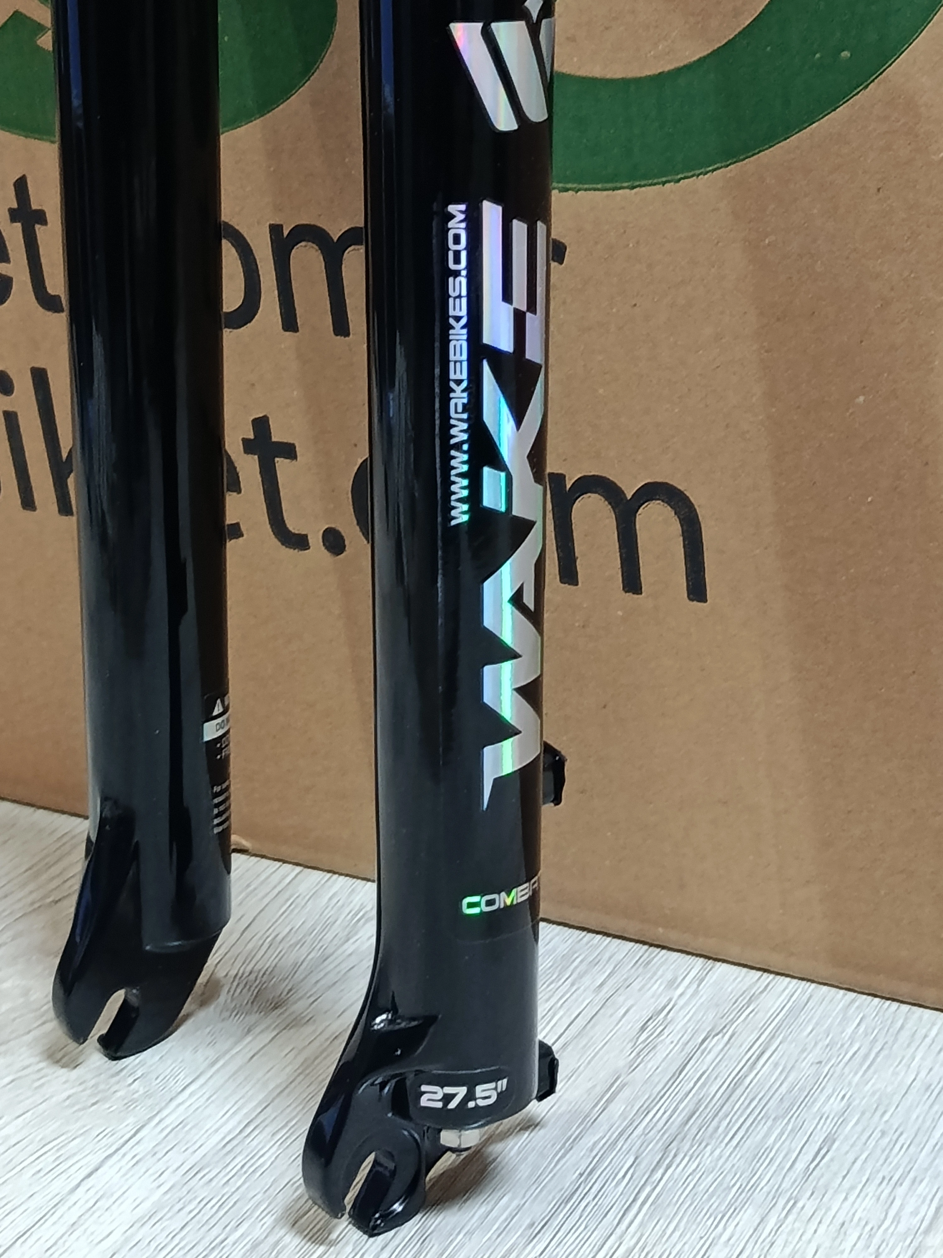 WAKE 27,5 DİSK UYUMLU 110MM ALUMINYUM KİLİTLİ ÖN AMORTİSÖR SİYAH