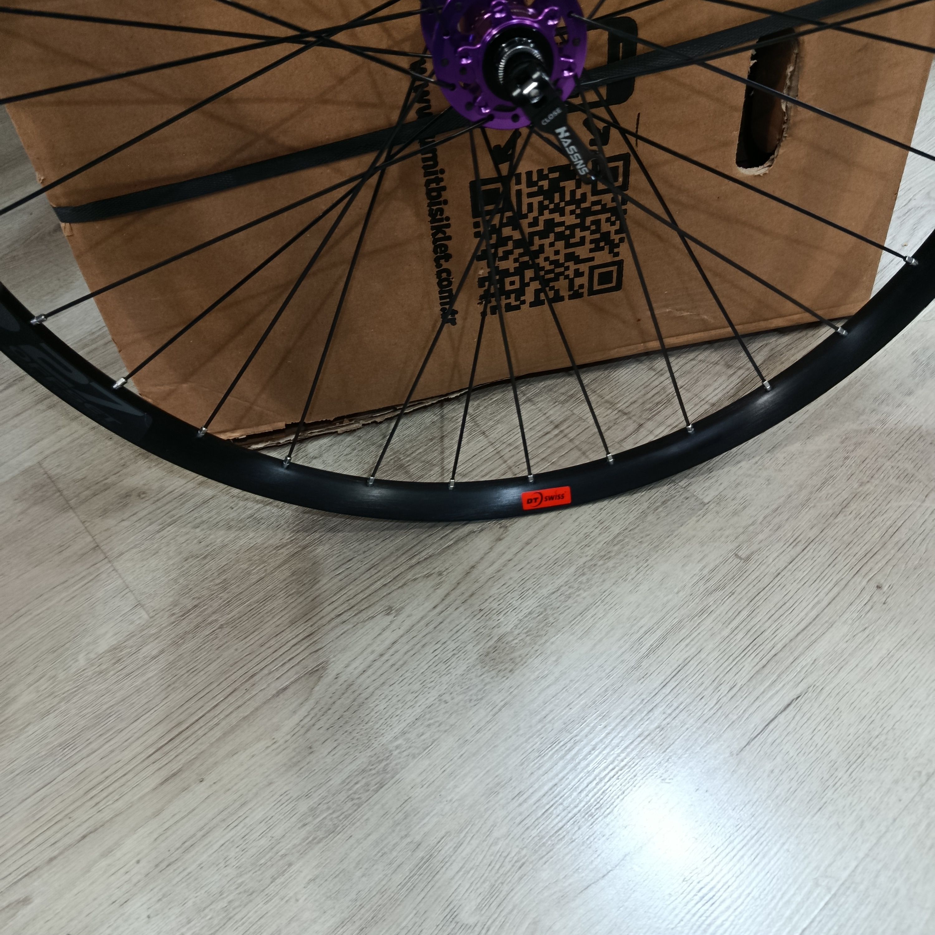 RACEFACE R27 JANT 27,5+DT SWİSS TELLER+HASSNS PRO7 GÖBEK MOR DİSK ÖN JANT