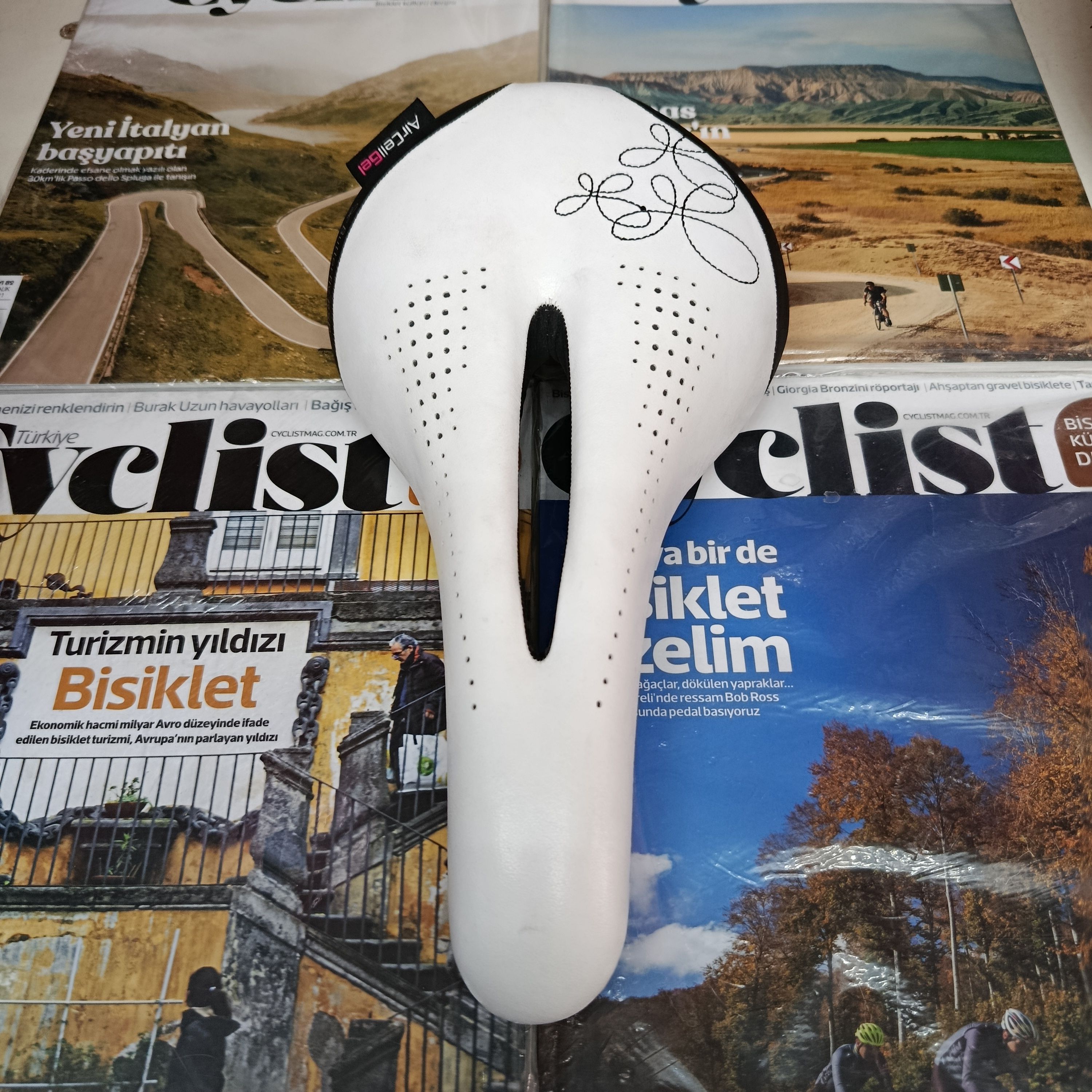 TERRY BUTTERFLY RSR AIRCELLGEL KARBON RAYLI BİSİKLET SELESİ BEYAZ SİYAH