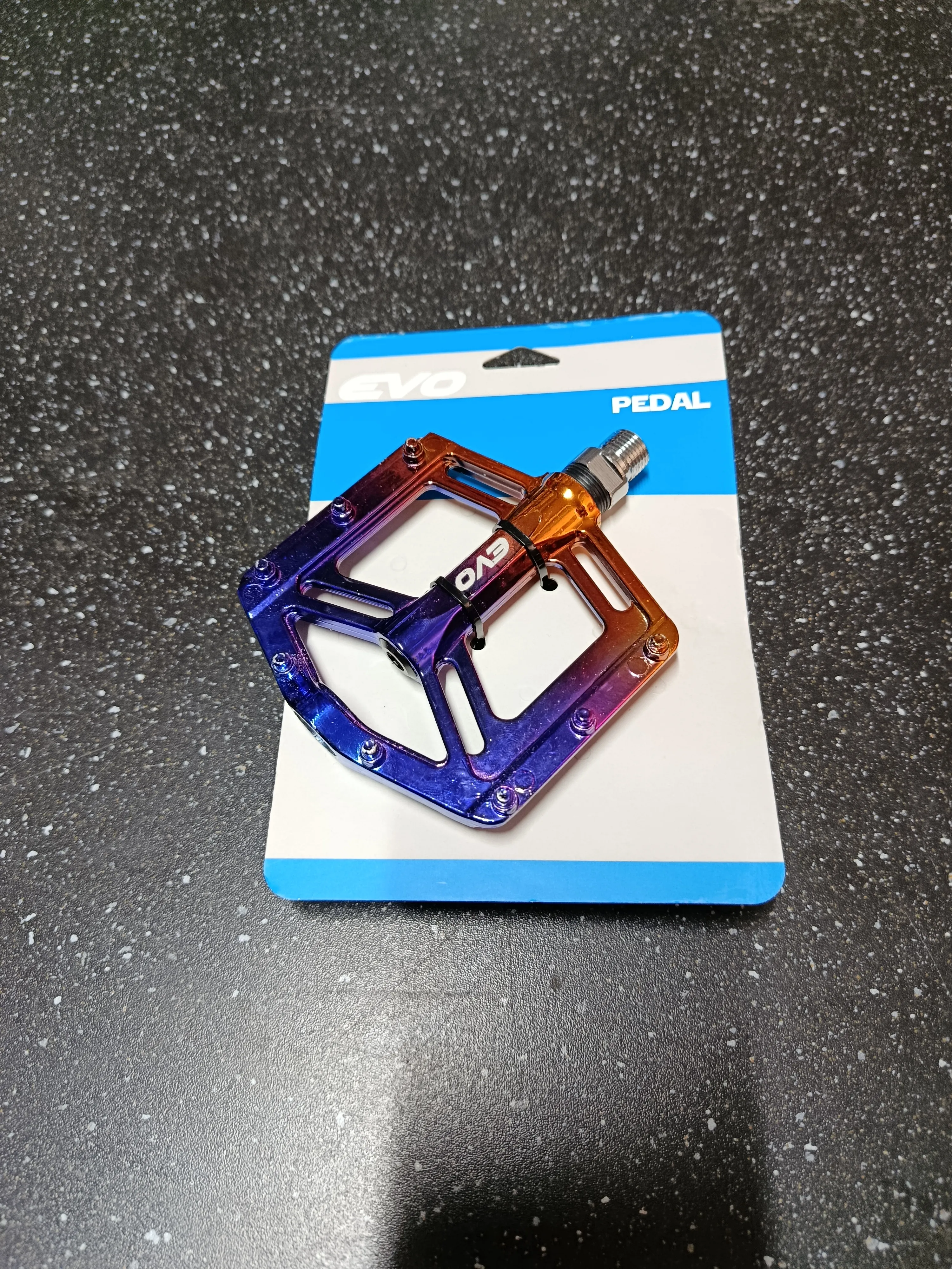 EVO ÇİVİLİ PLATFORM ALUMINYUM RAINBOW BİSİKLET PEDALI