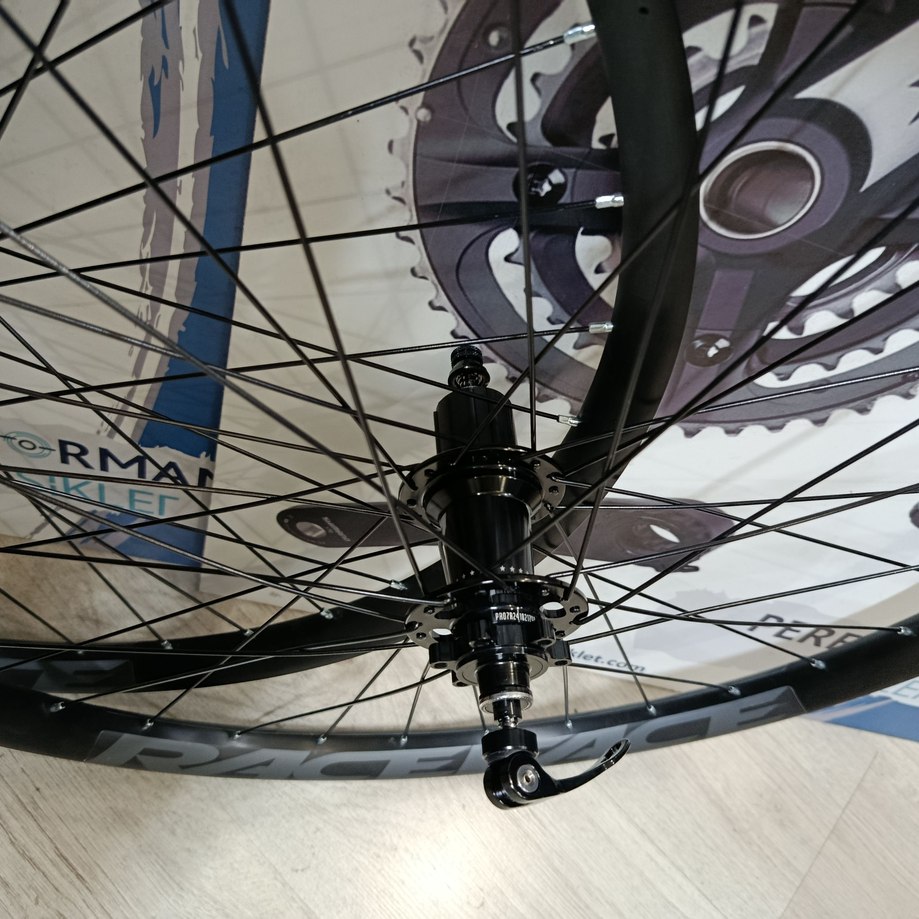 27,5 ÖN-ARKA HASSNS PRO7 RULMANLI SİYAH RACEFACE R27 JANT 27MM İÇ 31MM DIŞ  DİSK 